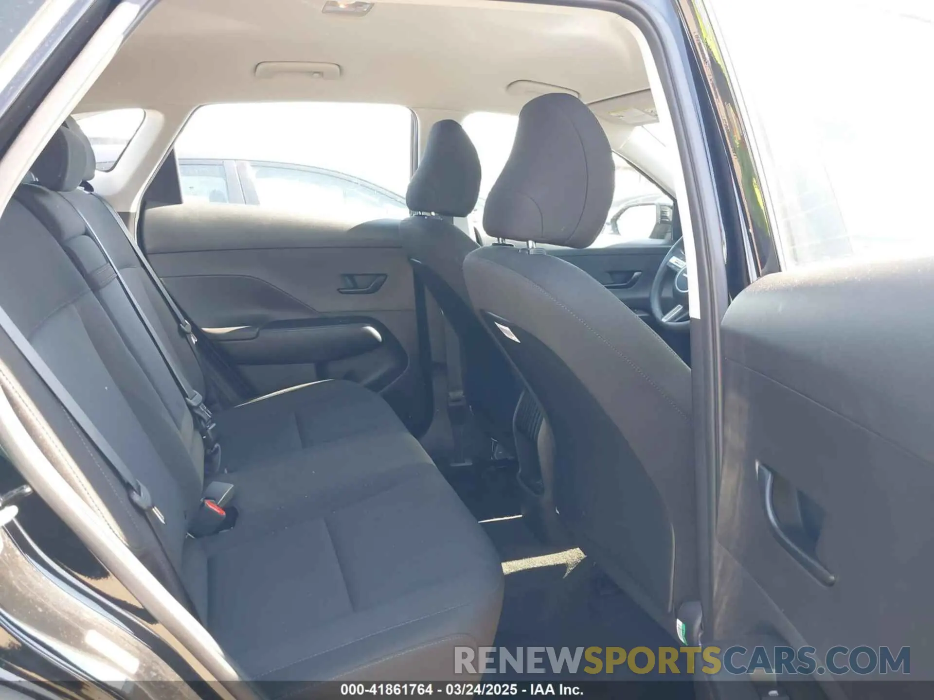 8 fotografías del automóvil dañado KM8HACAB2RU070067 HYUNDAI KONA 2024