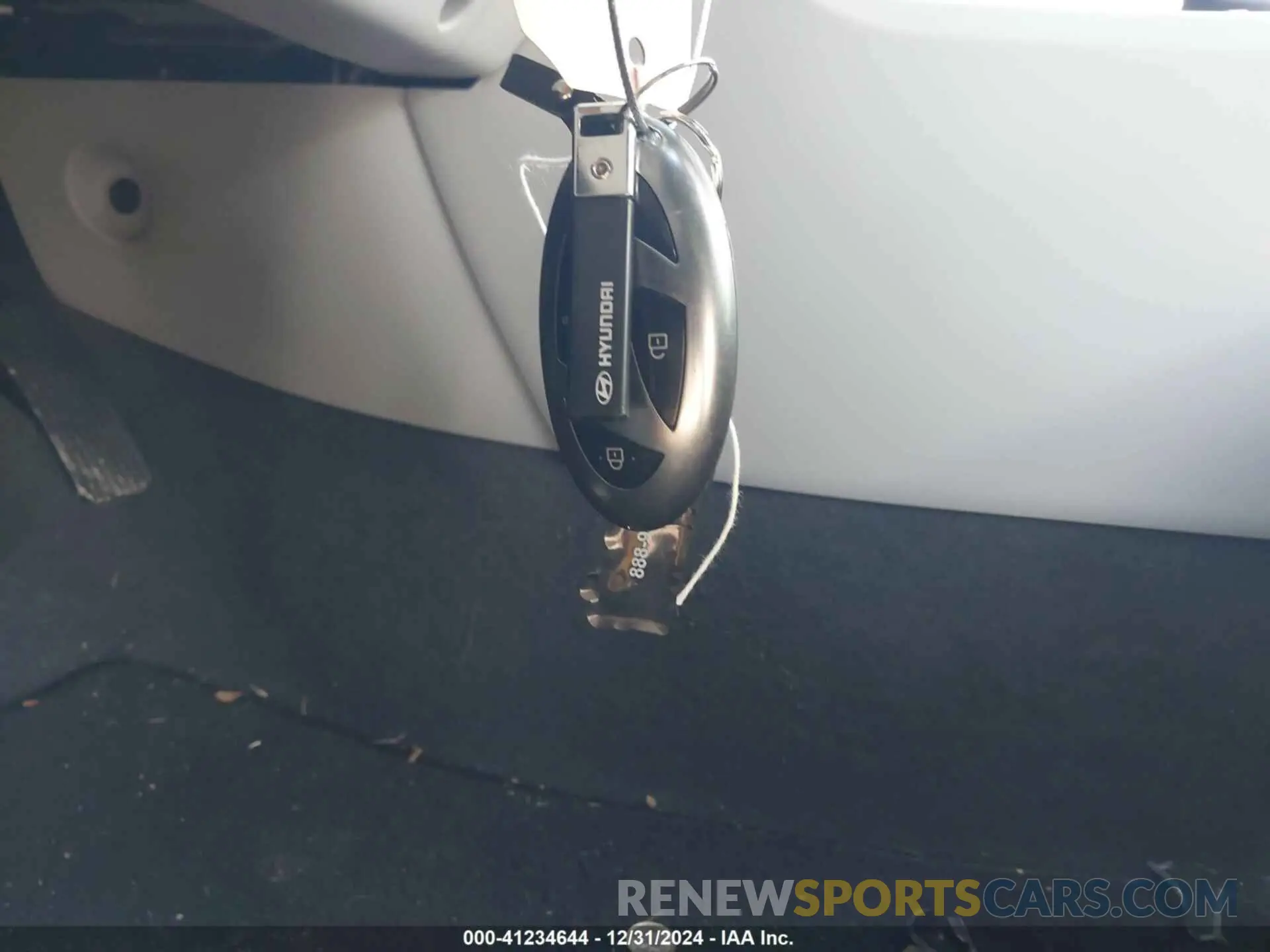 11 fotografías del automóvil dañado KM8HACAB3RU119938 HYUNDAI KONA 2024