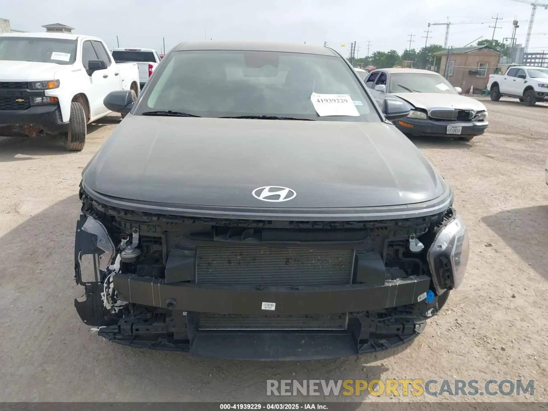 13 fotografías del automóvil dañado KM8HACAB6RU146471 HYUNDAI KONA 2024