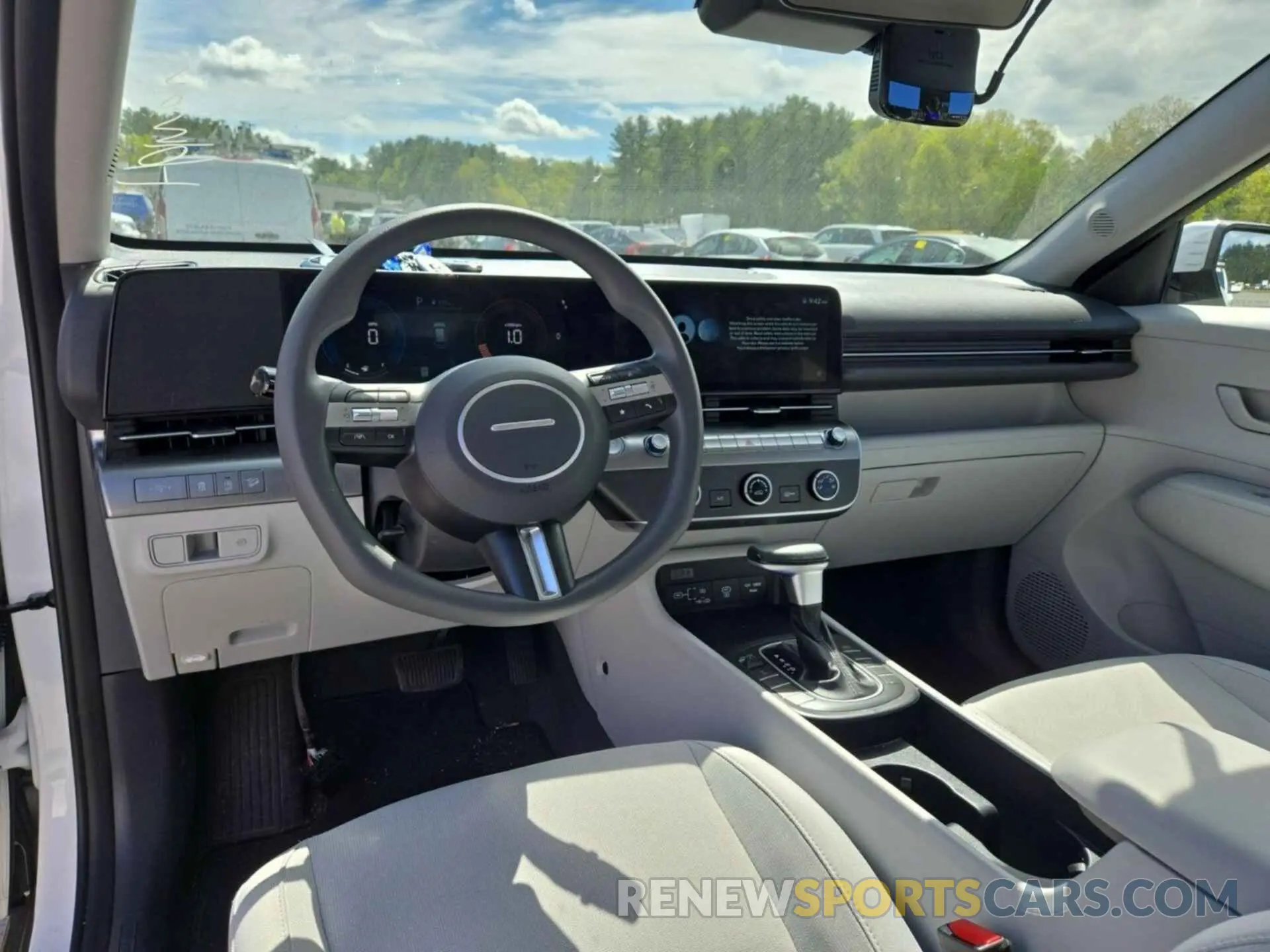 28 fotografías del automóvil dañado KM8HACAB8RU146312 HYUNDAI KONA 2024