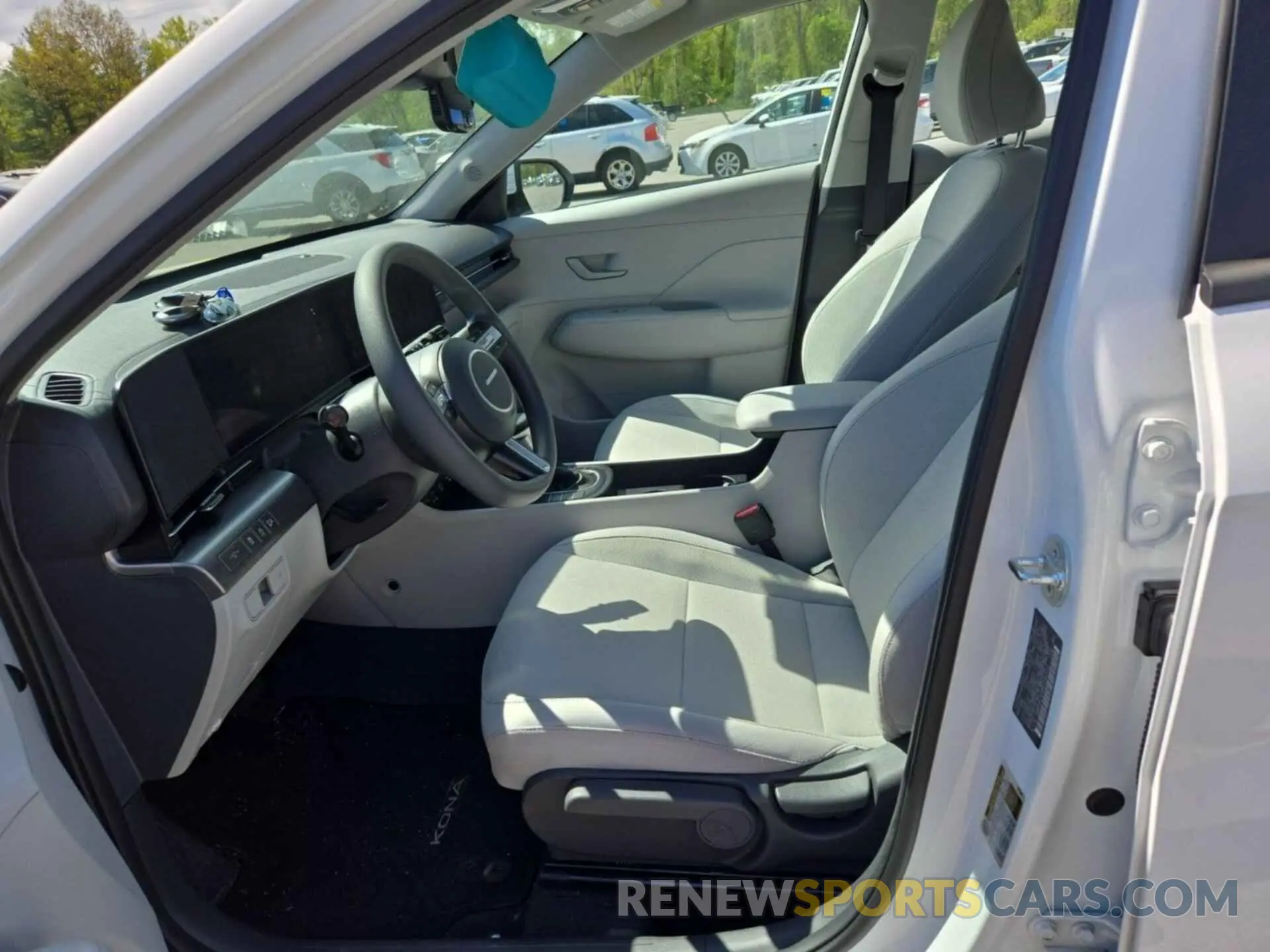 7 fotografías del automóvil dañado KM8HACAB8RU146312 HYUNDAI KONA 2024