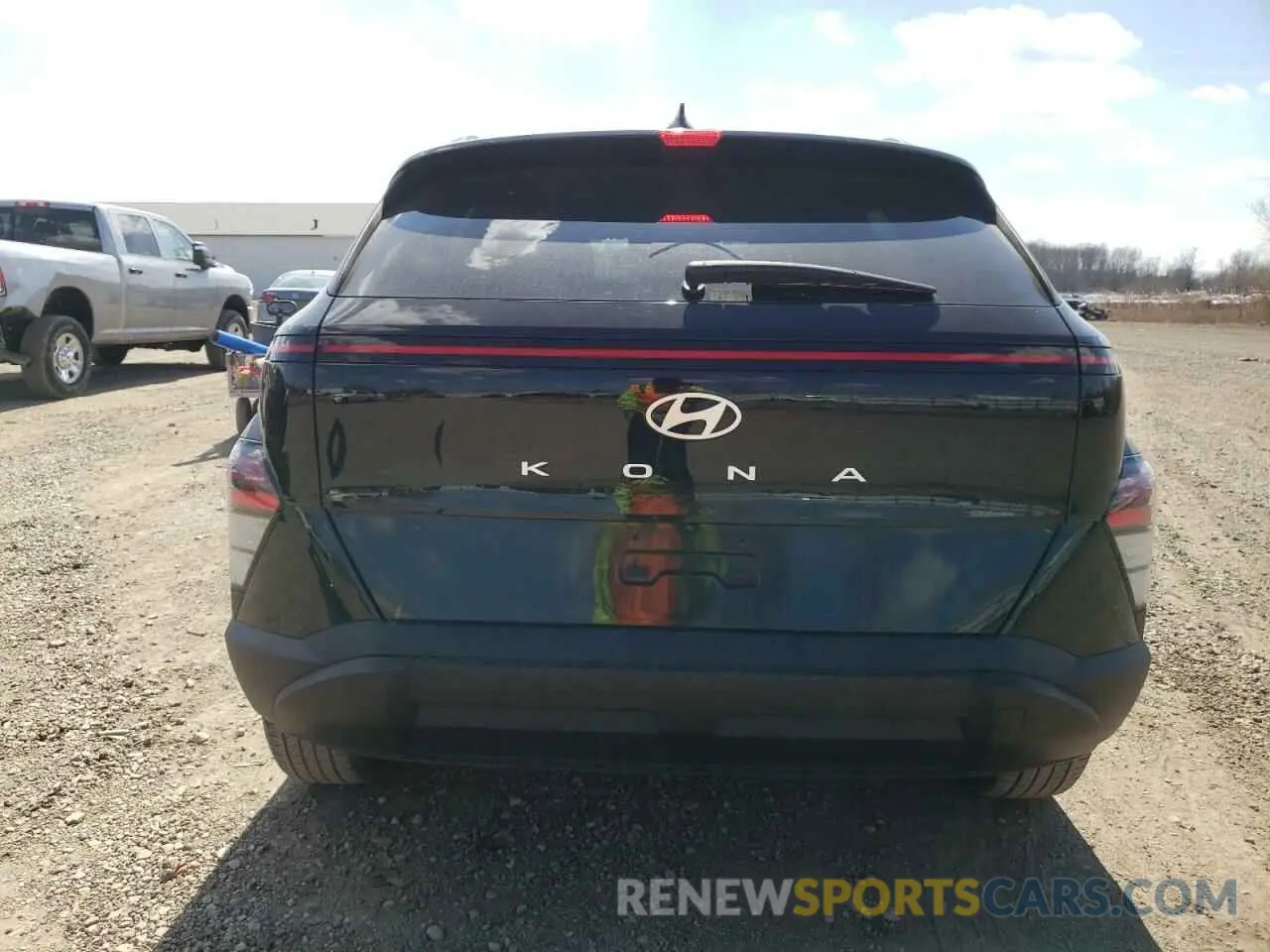 6 fotografías del automóvil dañado KM8HB3AB0RU074292 HYUNDAI KONA 2024