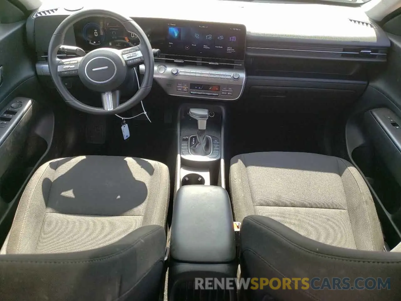 8 fotografías del automóvil dañado KM8HB3AB0RU074292 HYUNDAI KONA 2024