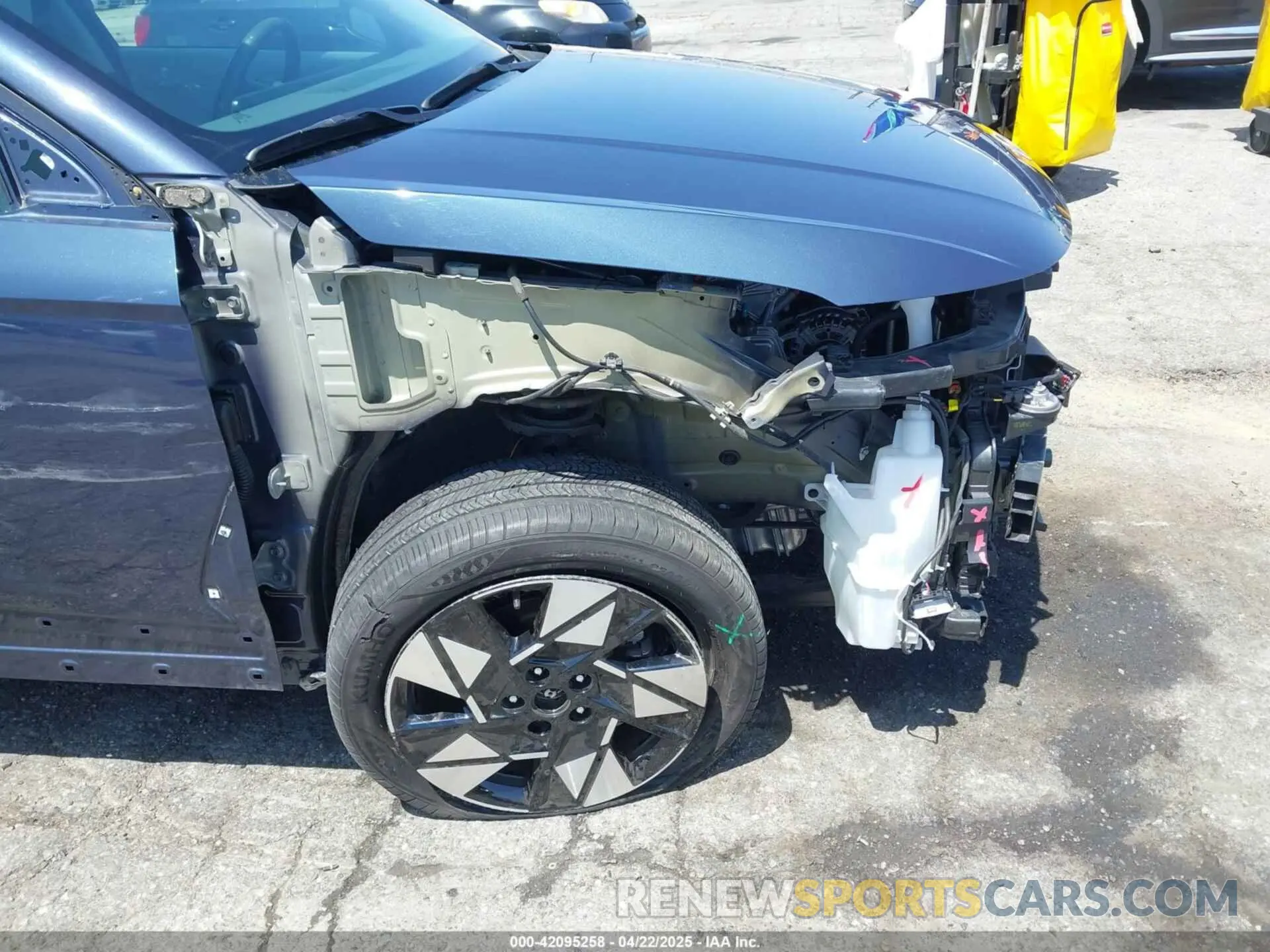 20 fotografías del automóvil dañado KM8HB3AB1RU057856 HYUNDAI KONA 2024