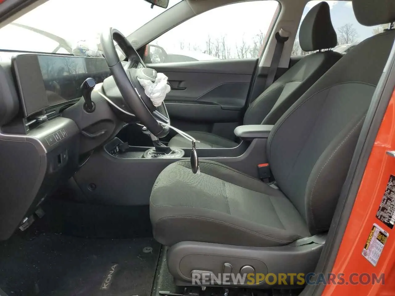 7 fotografías del automóvil dañado KM8HB3AB2RU086086 HYUNDAI KONA 2024