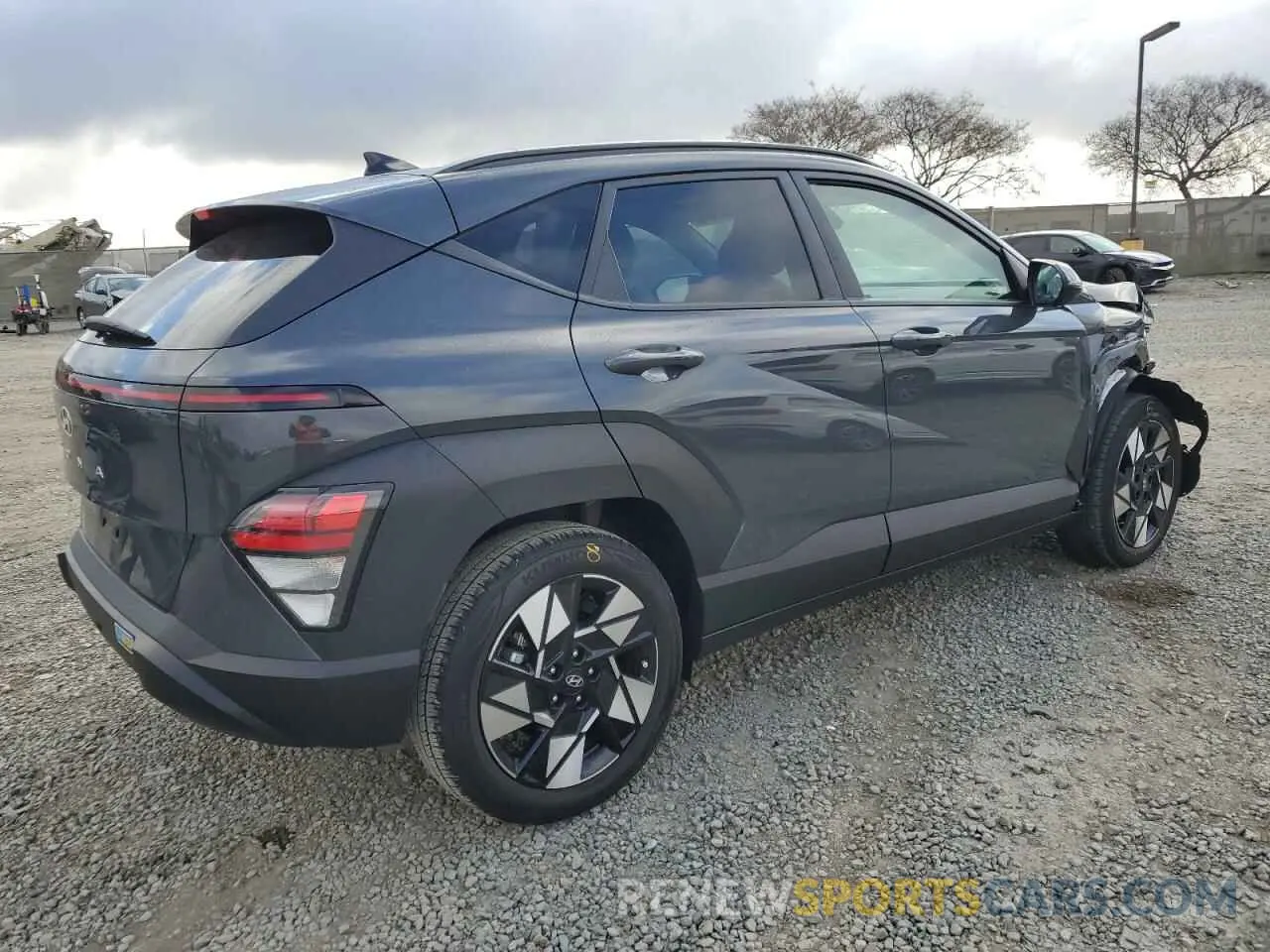 3 fotografías del automóvil dañado KM8HB3AB2RU095418 HYUNDAI KONA 2024