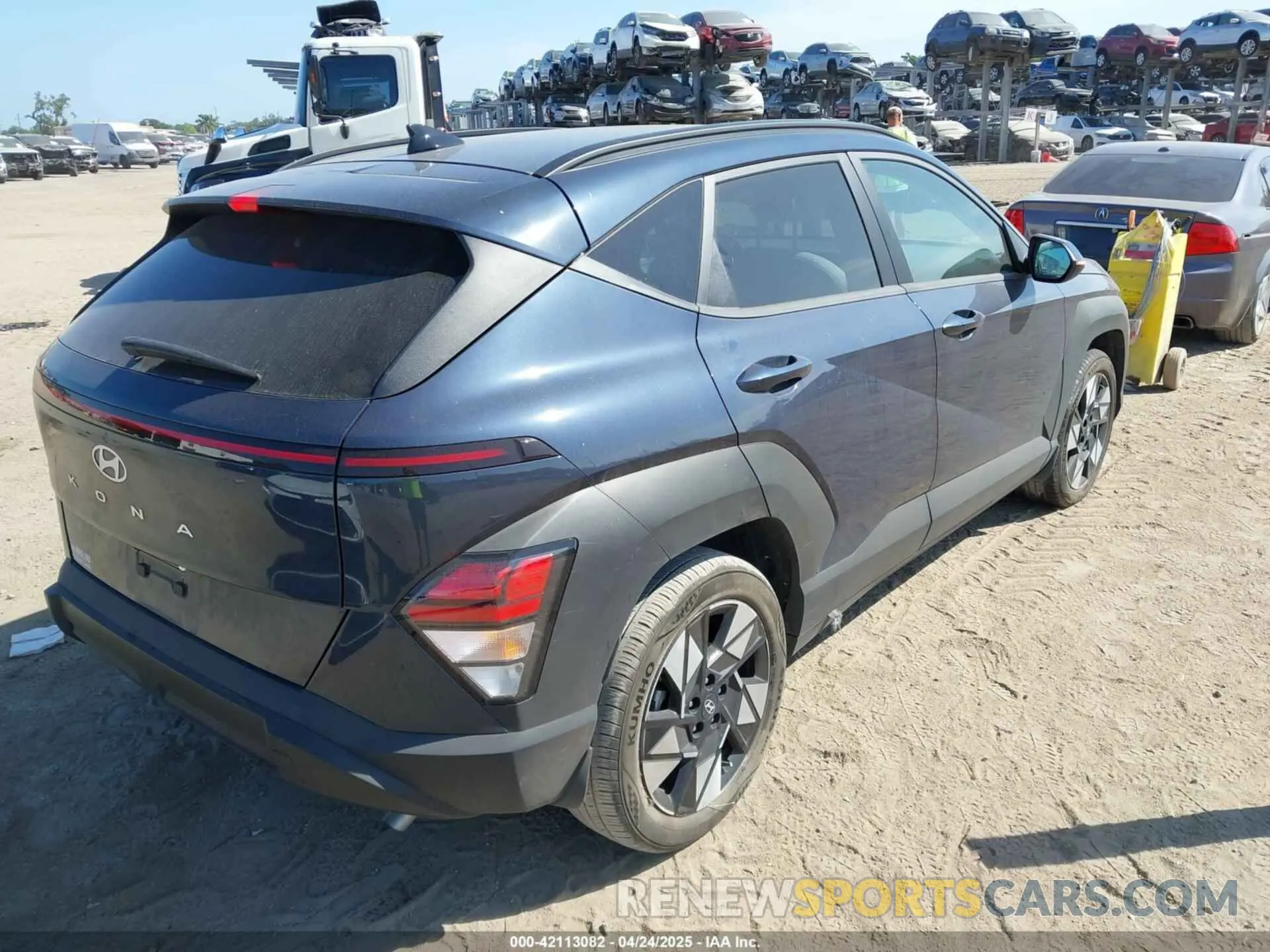 4 fotografías del automóvil dañado KM8HB3AB2RU106918 HYUNDAI KONA 2024