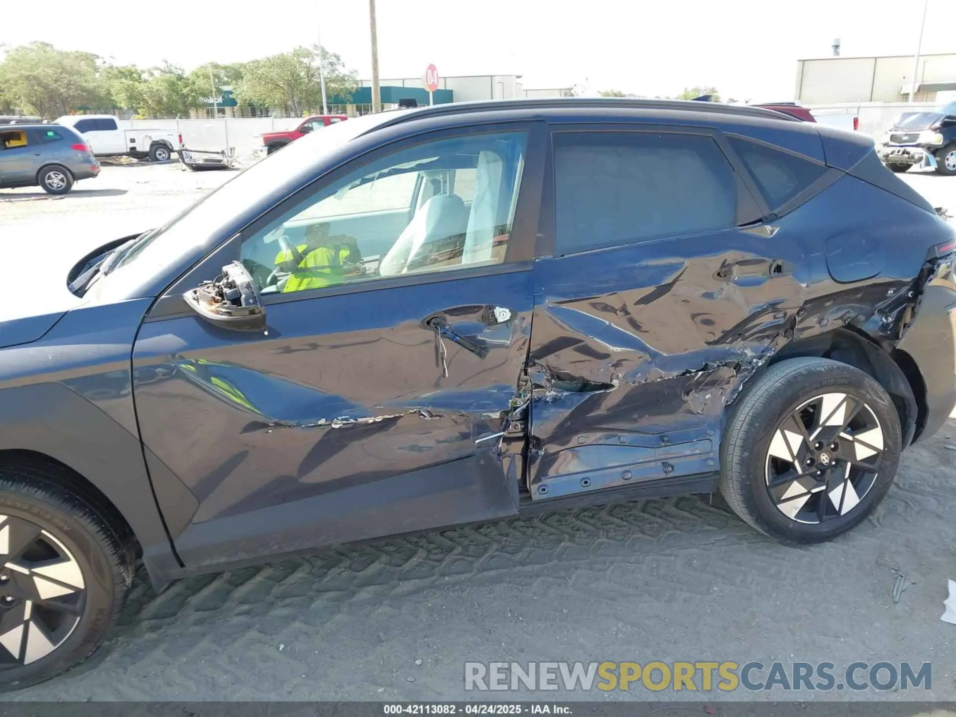 6 fotografías del automóvil dañado KM8HB3AB2RU106918 HYUNDAI KONA 2024
