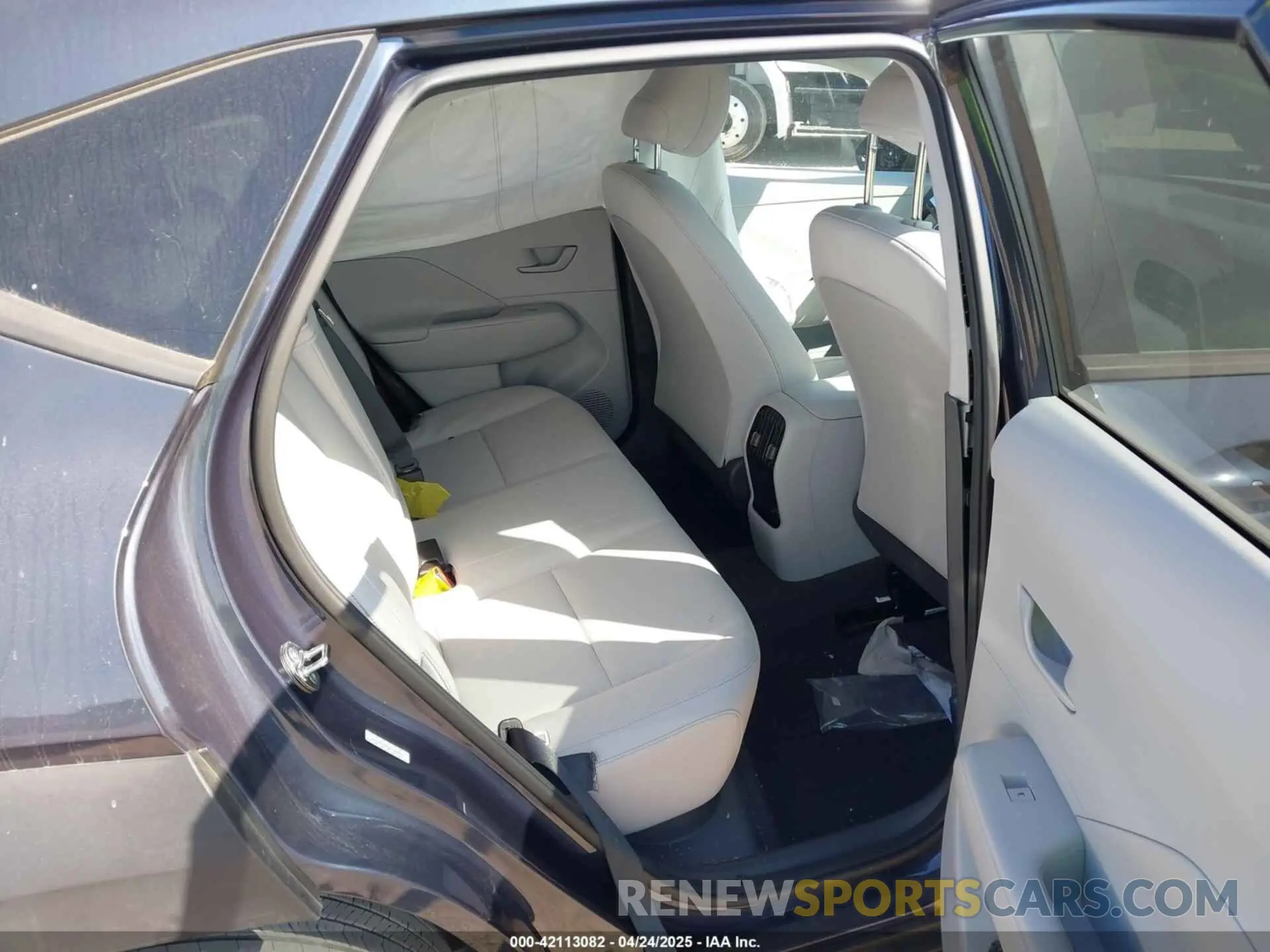 8 fotografías del automóvil dañado KM8HB3AB2RU106918 HYUNDAI KONA 2024