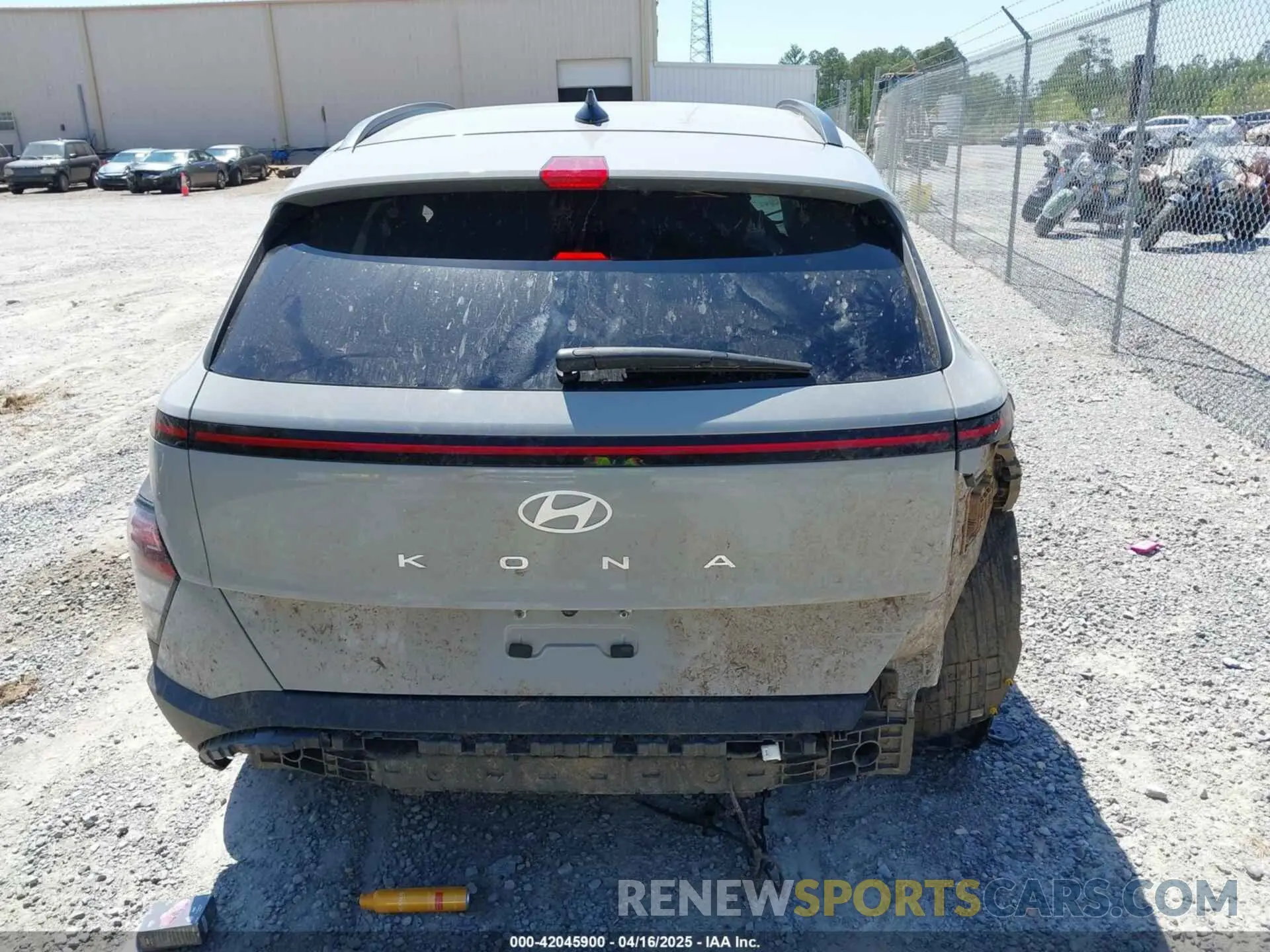 17 fotografías del automóvil dañado KM8HB3AB2RU171025 HYUNDAI KONA 2024