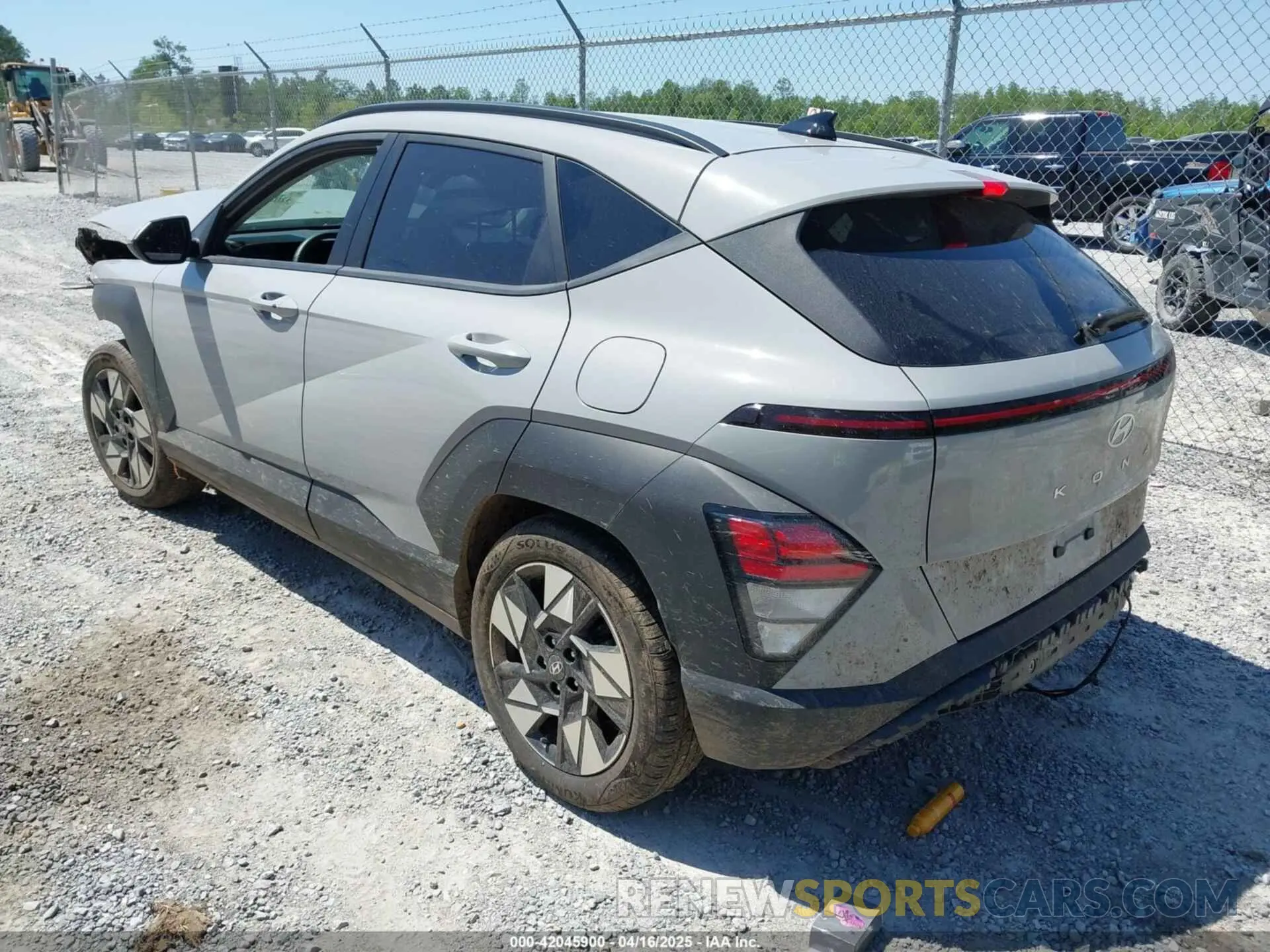 3 fotografías del automóvil dañado KM8HB3AB2RU171025 HYUNDAI KONA 2024