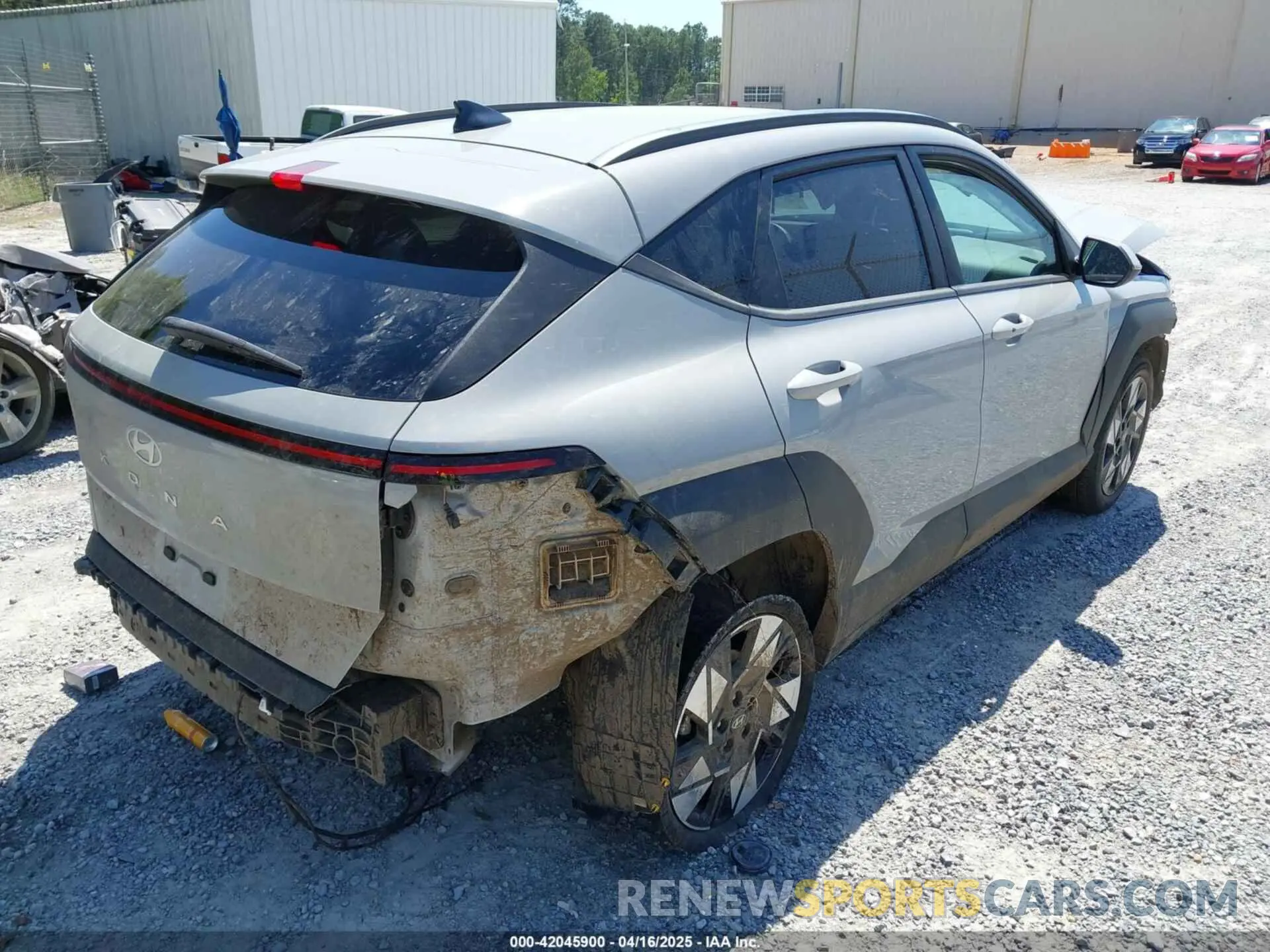 4 fotografías del automóvil dañado KM8HB3AB2RU171025 HYUNDAI KONA 2024