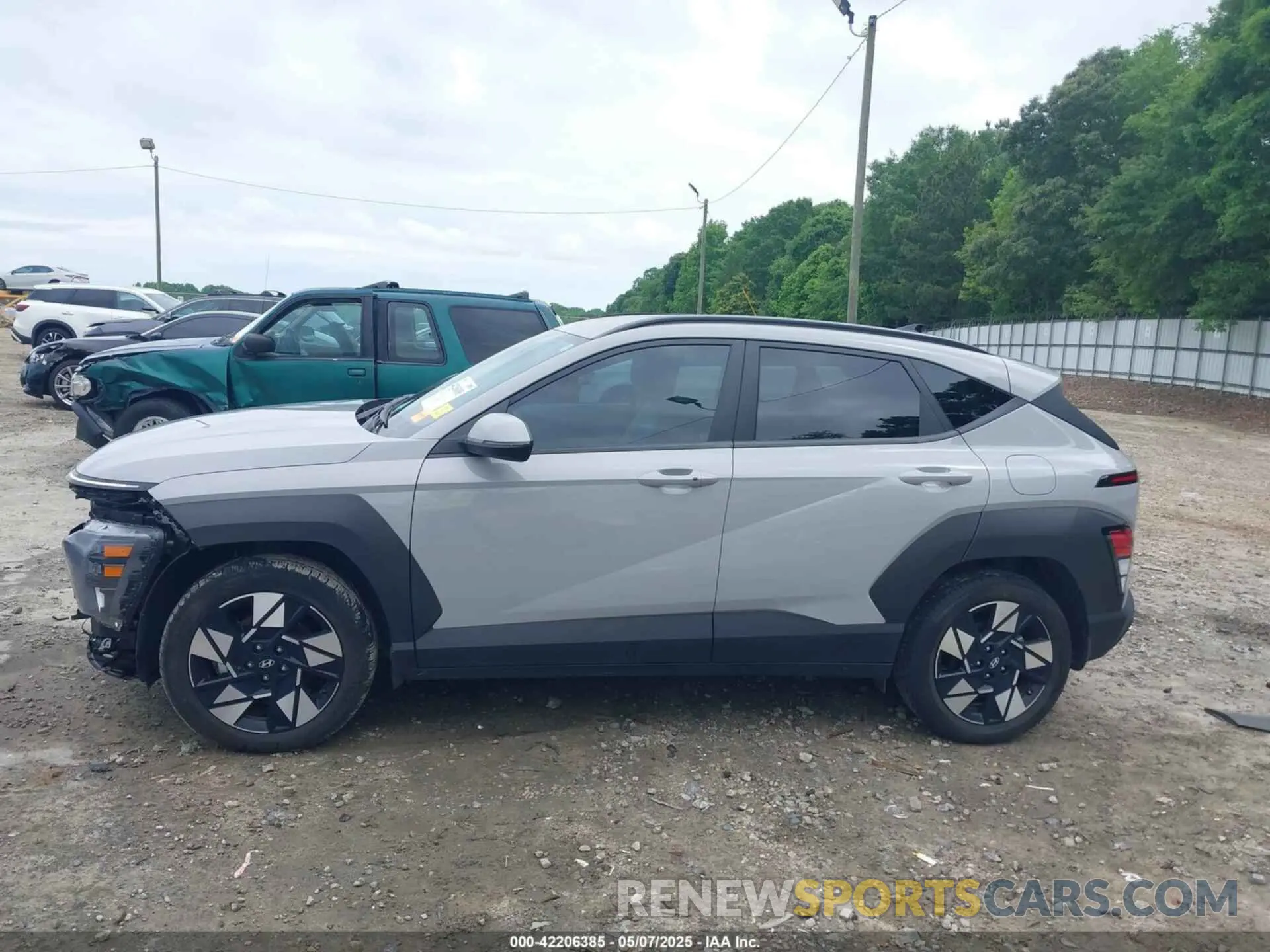 15 fotografías del automóvil dañado KM8HB3AB3RU053503 HYUNDAI KONA 2024
