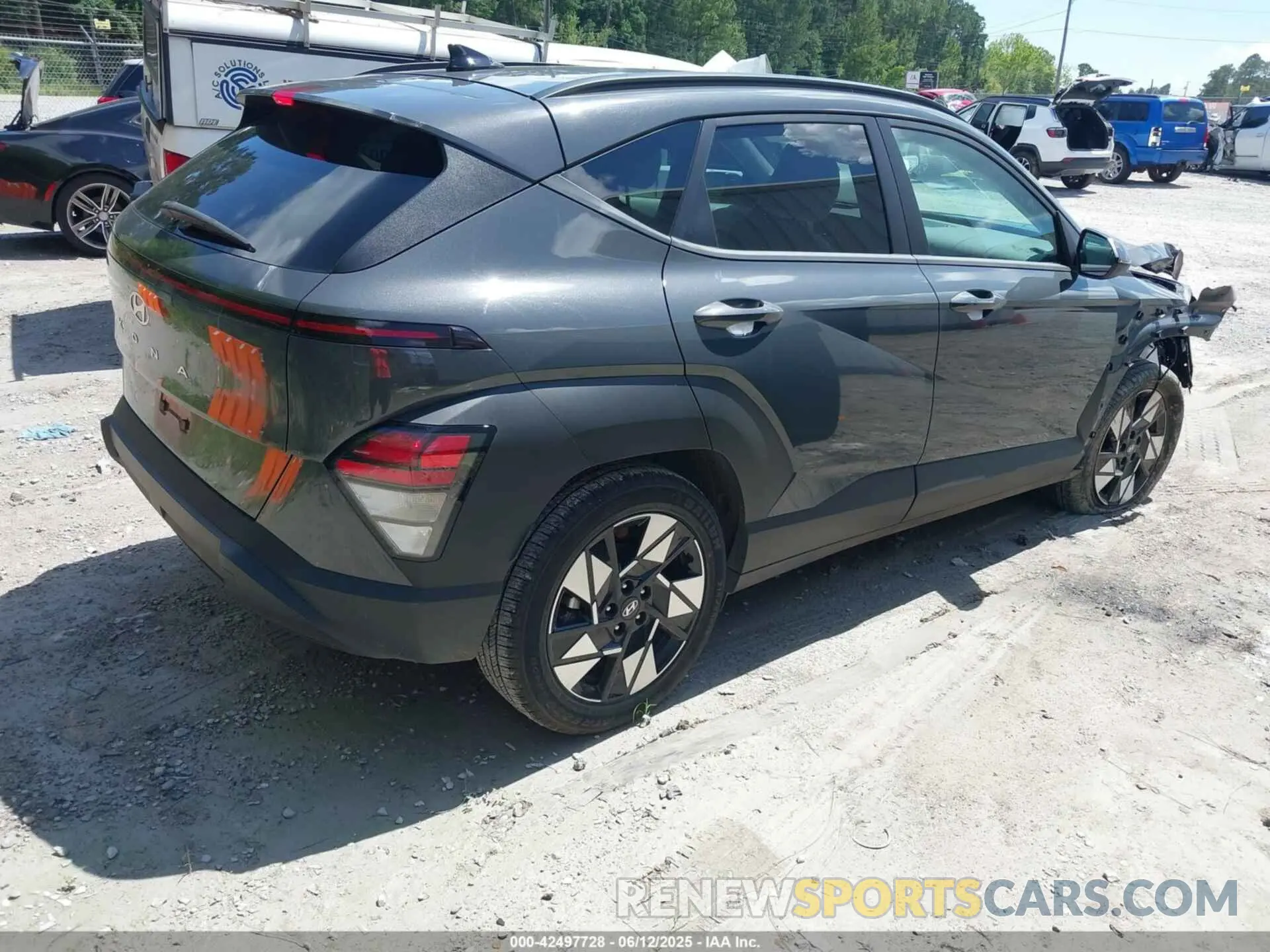 4 fotografías del automóvil dañado KM8HB3AB3RU146781 HYUNDAI KONA 2024