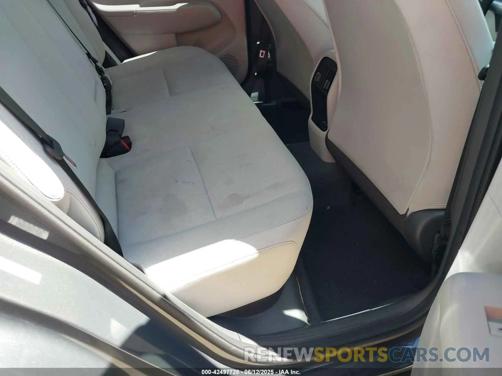 8 fotografías del automóvil dañado KM8HB3AB3RU146781 HYUNDAI KONA 2024