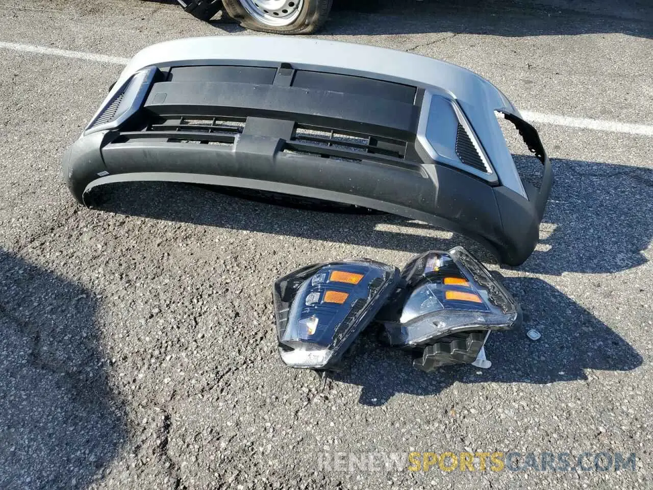 12 fotografías del automóvil dañado KM8HB3AB5RU101034 HYUNDAI KONA 2024
