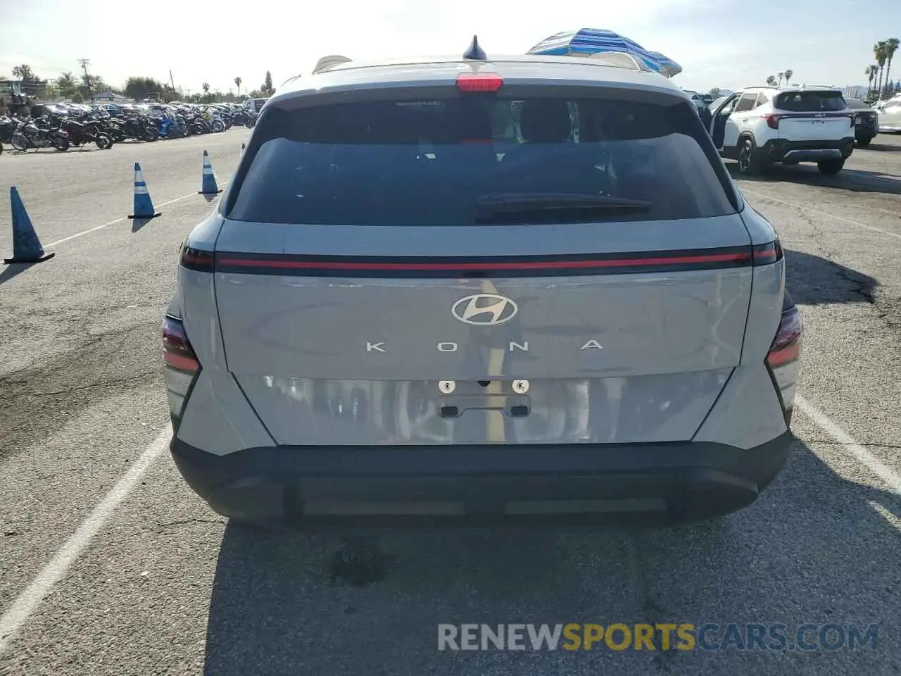 6 fotografías del automóvil dañado KM8HB3AB5RU101034 HYUNDAI KONA 2024