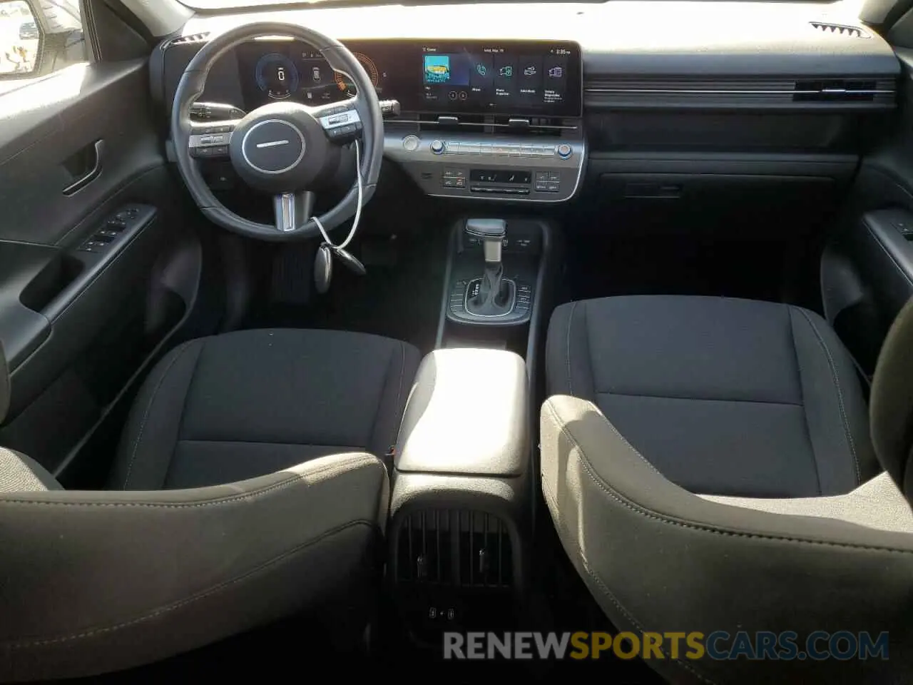 8 fotografías del automóvil dañado KM8HB3AB5RU101034 HYUNDAI KONA 2024