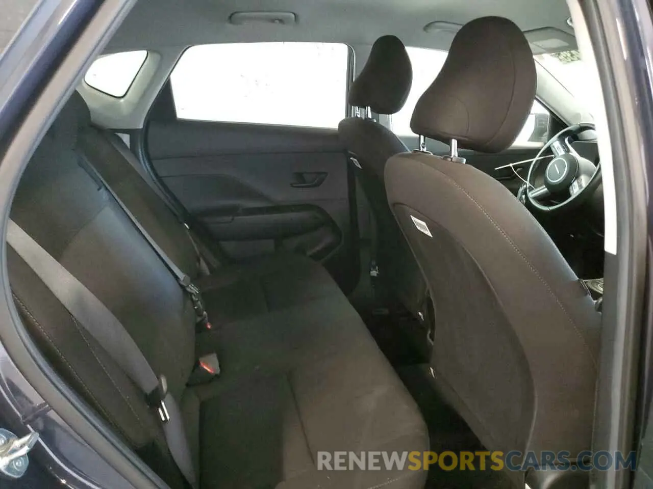 10 fotografías del automóvil dañado KM8HB3AB5RU129917 HYUNDAI KONA 2024