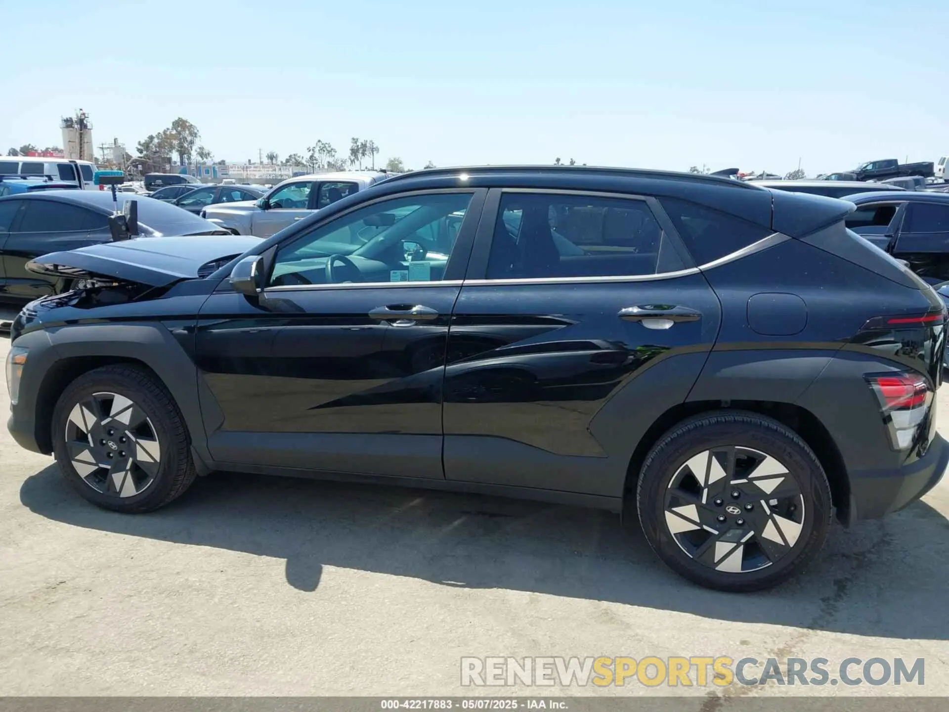 14 fotografías del automóvil dañado KM8HB3AB6RU162442 HYUNDAI KONA 2024