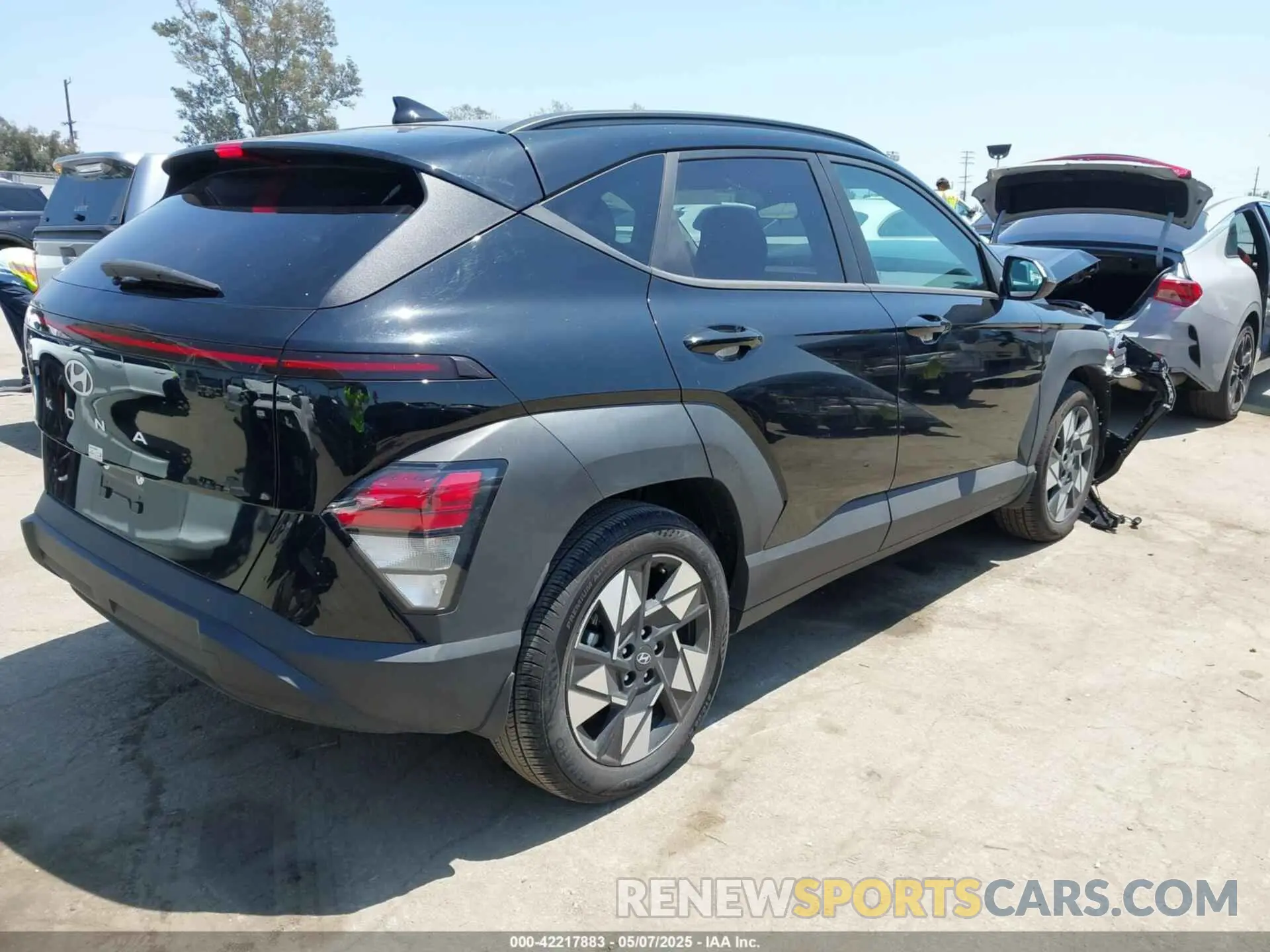 4 fotografías del automóvil dañado KM8HB3AB6RU162442 HYUNDAI KONA 2024