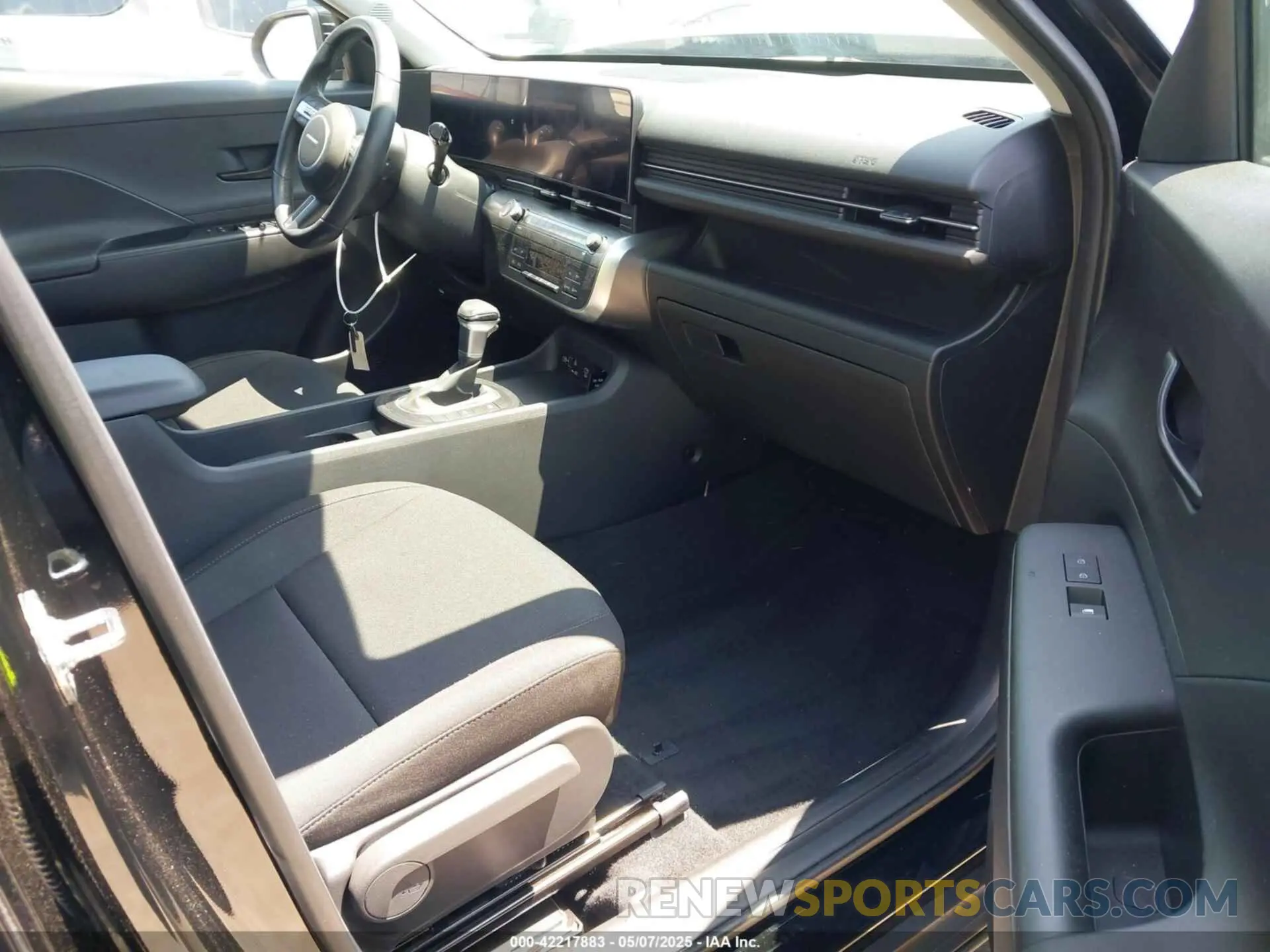 5 fotografías del automóvil dañado KM8HB3AB6RU162442 HYUNDAI KONA 2024