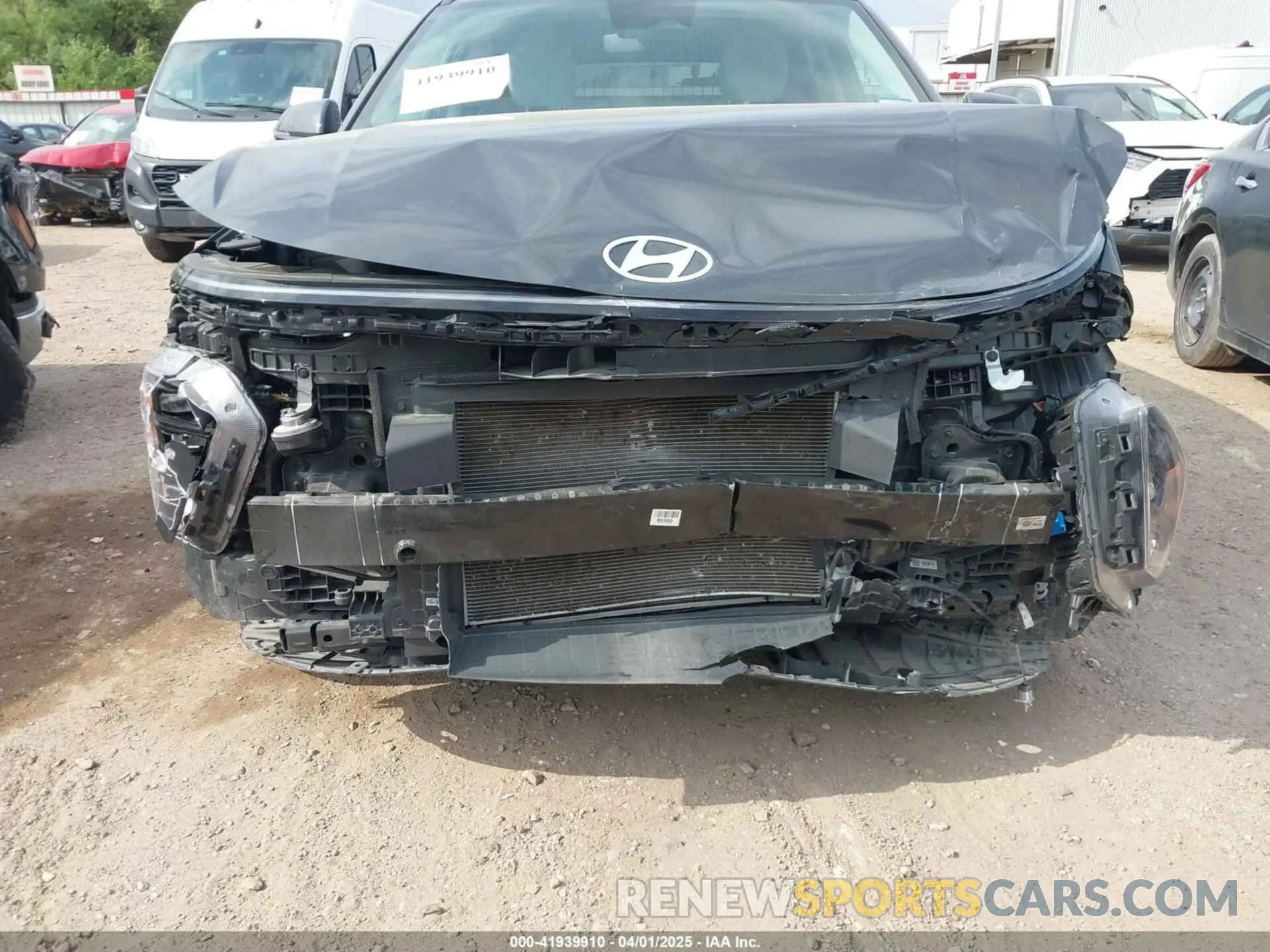 12 fotografías del automóvil dañado KM8HB3AB7RU145407 HYUNDAI KONA 2024