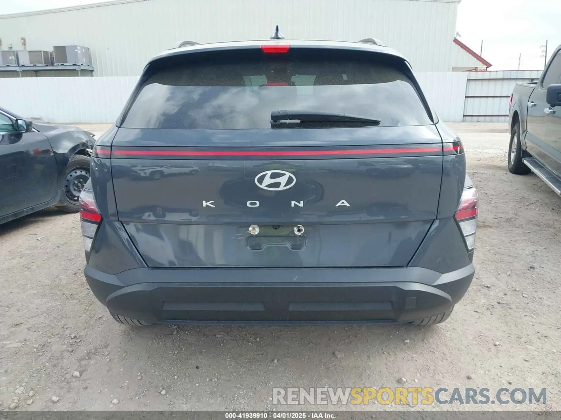 16 fotografías del automóvil dañado KM8HB3AB7RU145407 HYUNDAI KONA 2024