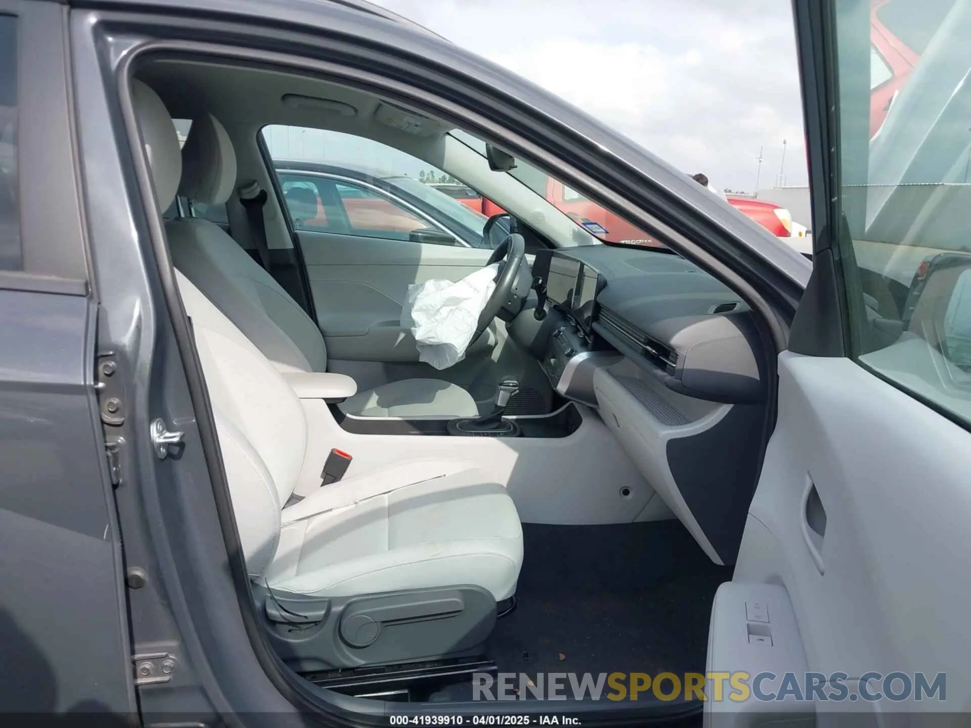 5 fotografías del automóvil dañado KM8HB3AB7RU145407 HYUNDAI KONA 2024