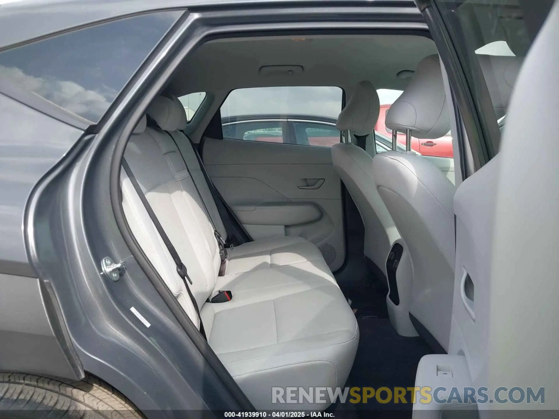 8 fotografías del automóvil dañado KM8HB3AB7RU145407 HYUNDAI KONA 2024