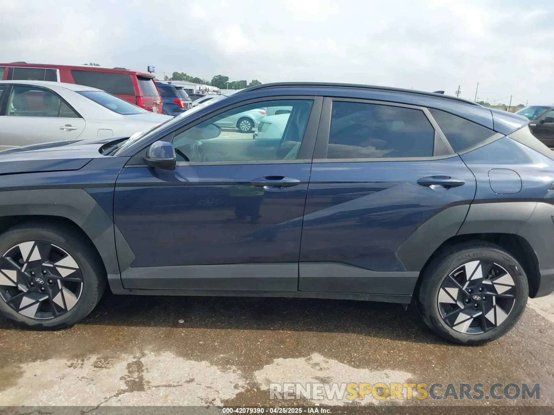 13 fotografías del automóvil dañado KM8HB3AB9RU086862 HYUNDAI KONA 2024