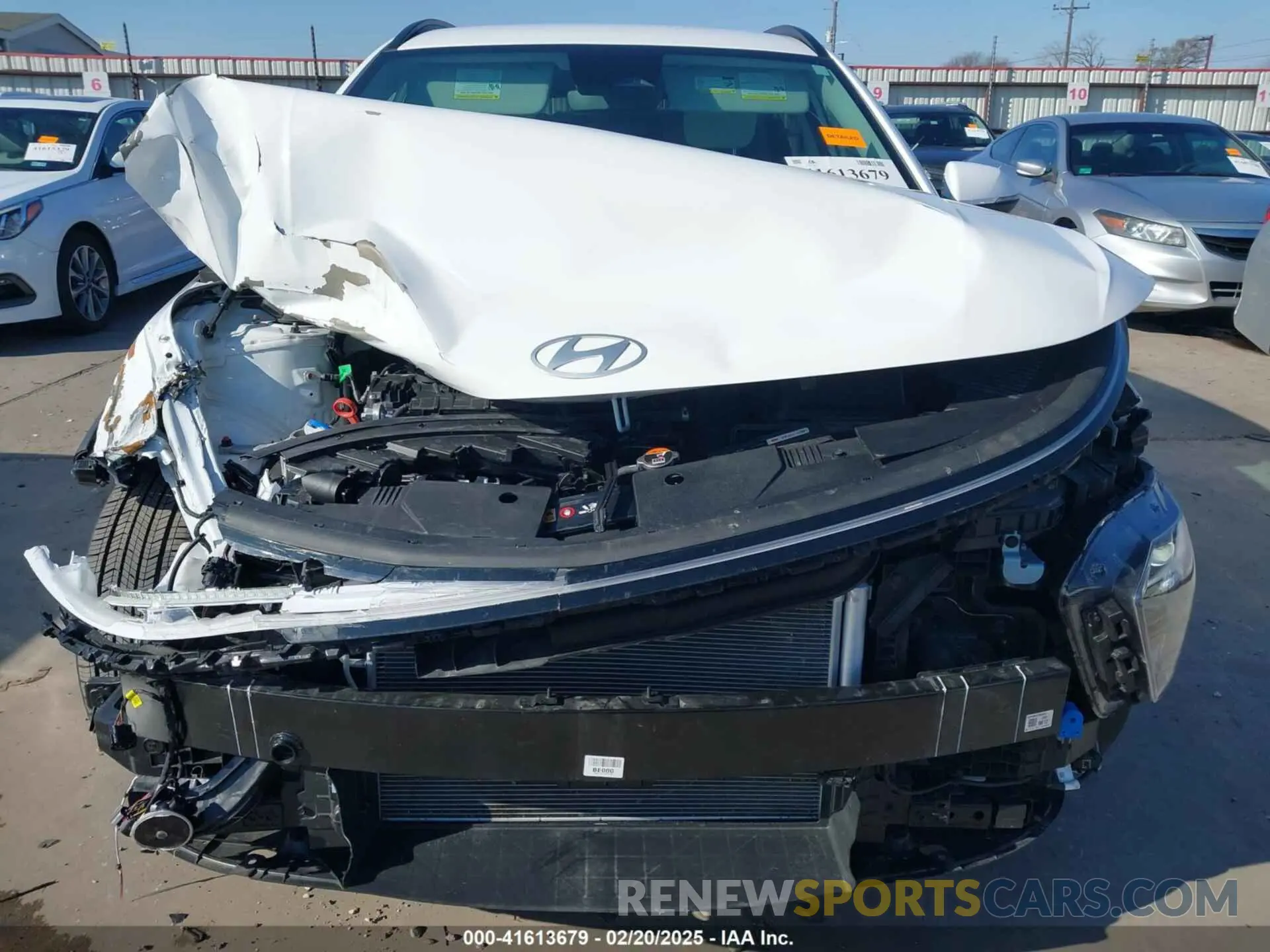 13 fotografías del automóvil dañado KM8HB3AB9RU130830 HYUNDAI KONA 2024