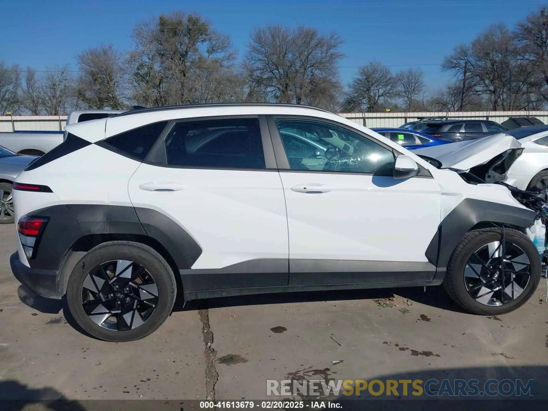 14 fotografías del automóvil dañado KM8HB3AB9RU130830 HYUNDAI KONA 2024