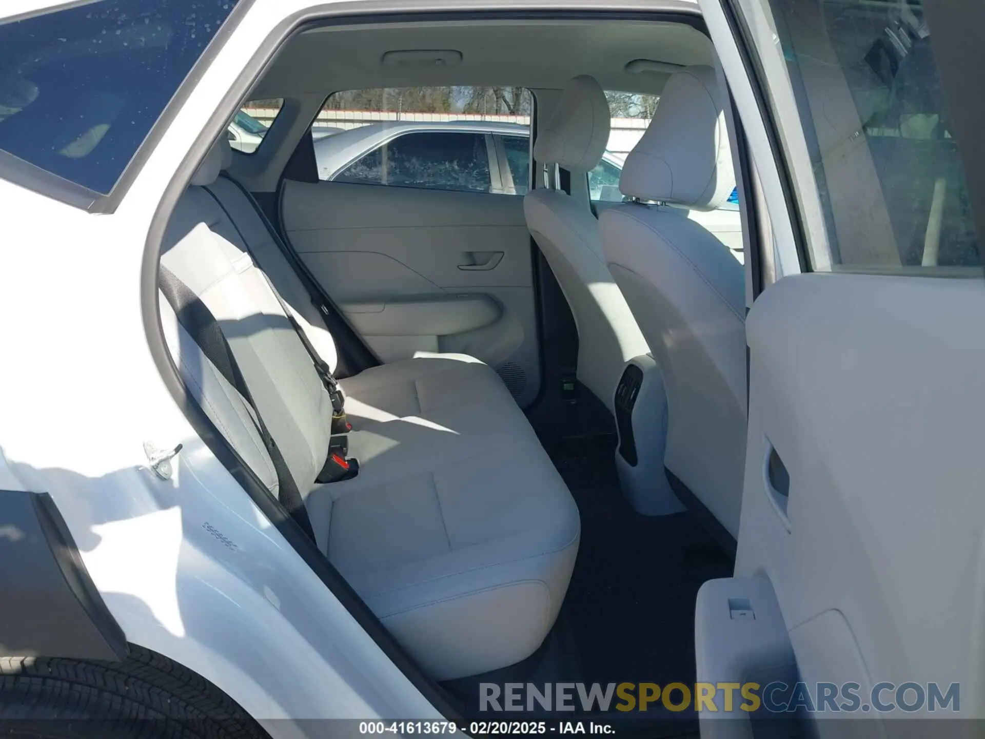 8 fotografías del automóvil dañado KM8HB3AB9RU130830 HYUNDAI KONA 2024