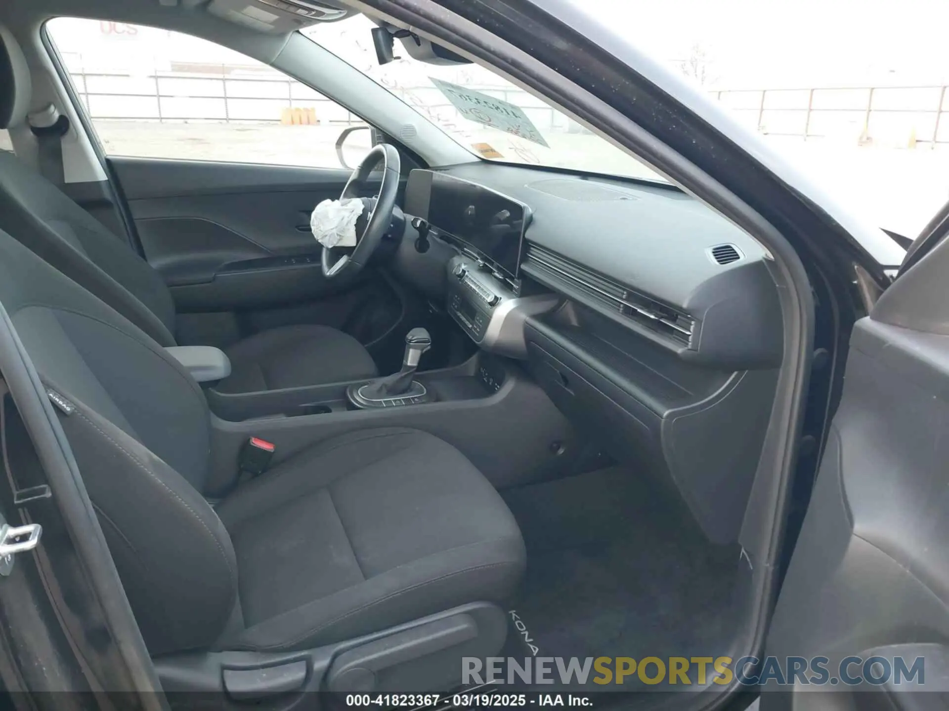 5 fotografías del automóvil dañado KM8HBCAB0RU075619 HYUNDAI KONA 2024