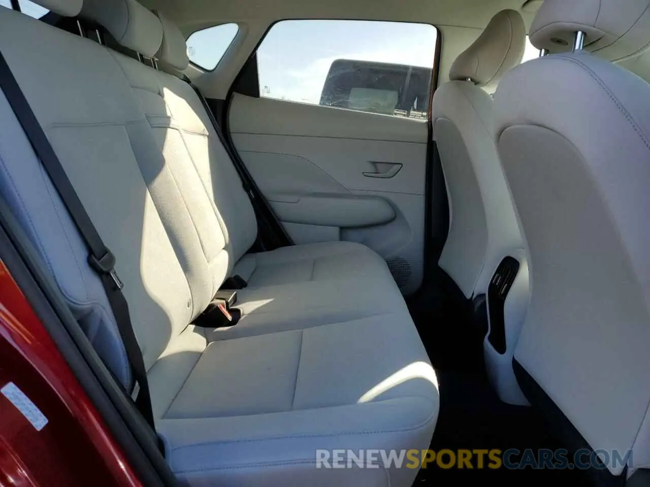 11 fotografías del automóvil dañado KM8HBCAB1RU074334 HYUNDAI KONA 2024