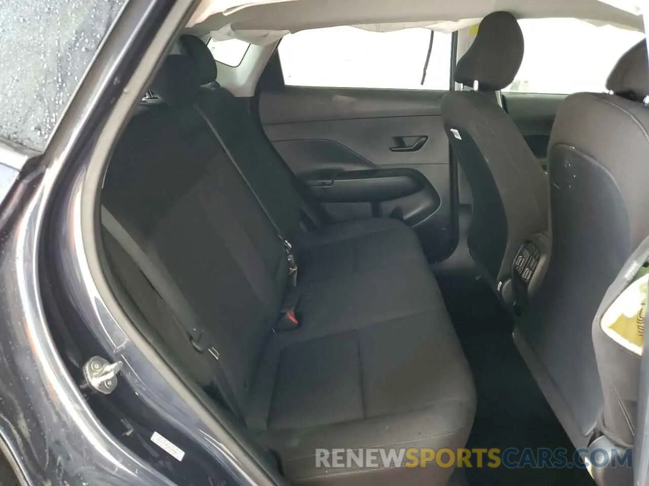 11 fotografías del automóvil dañado KM8HBCAB1RU122107 HYUNDAI KONA 2024