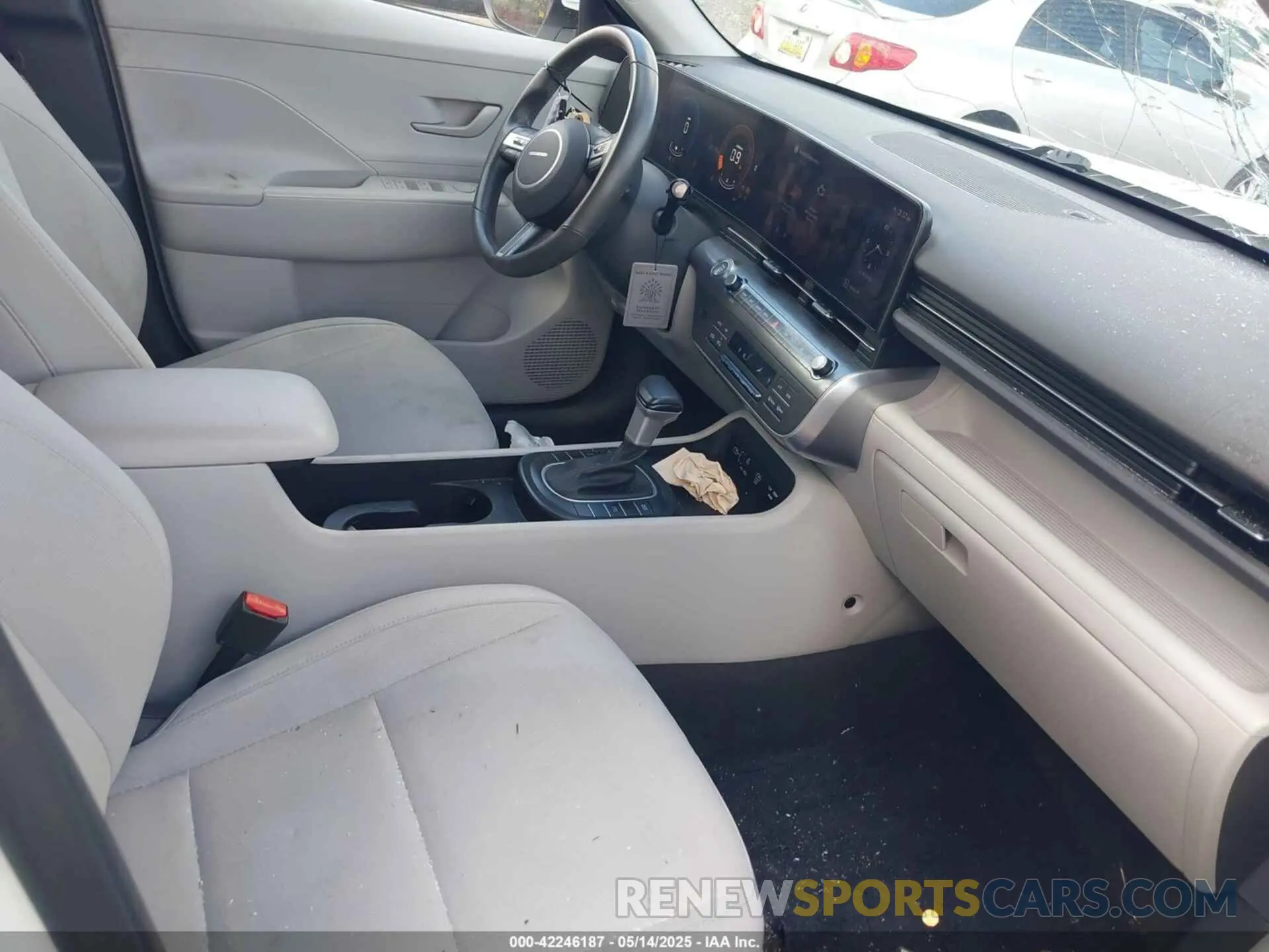 5 fotografías del automóvil dañado KM8HBCAB2RU077839 HYUNDAI KONA 2024