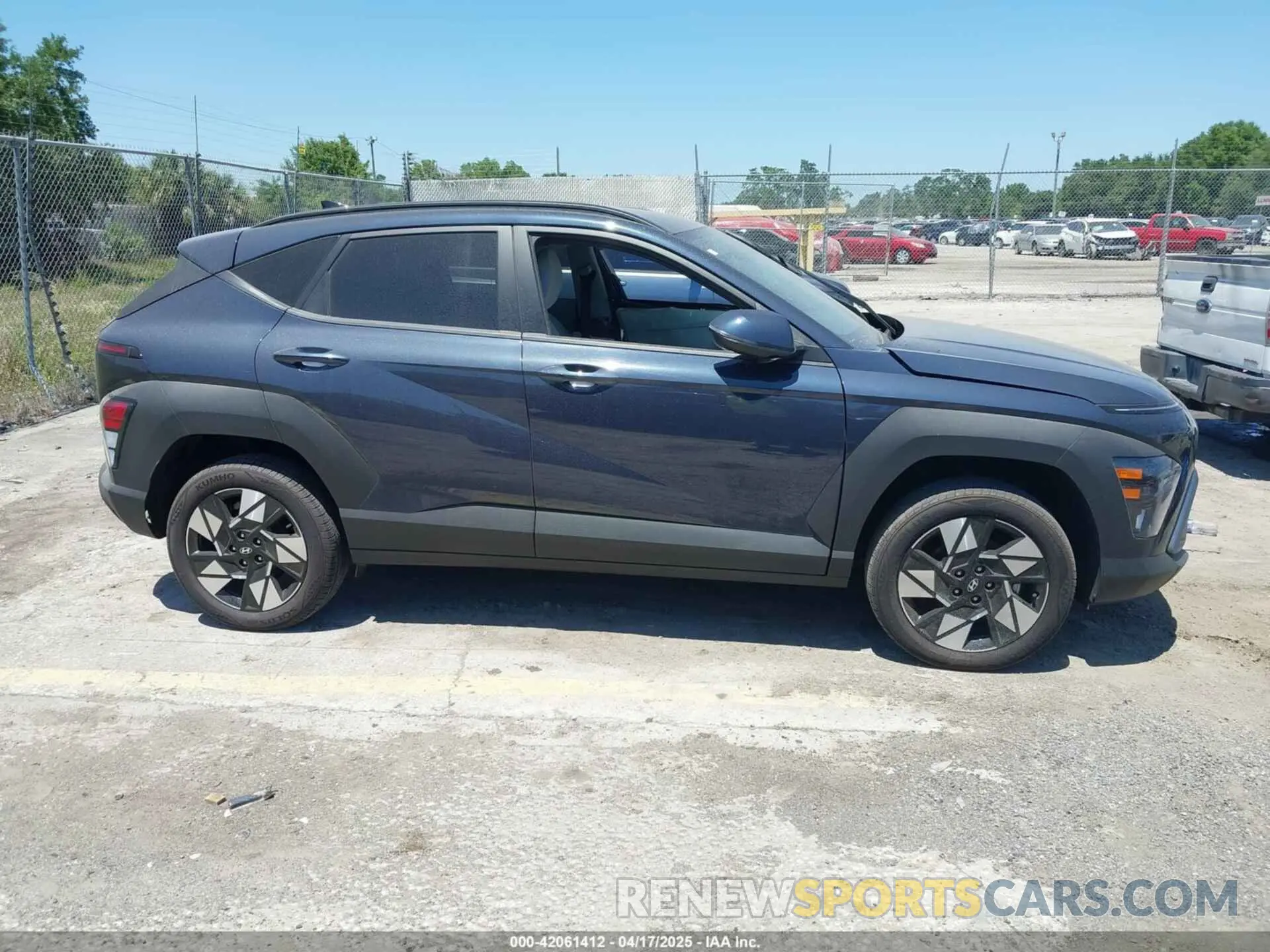 13 fotografías del automóvil dañado KM8HBCAB2RU115635 HYUNDAI KONA 2024
