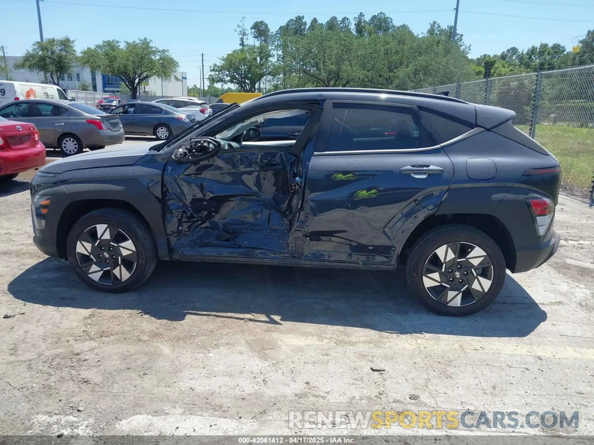 14 fotografías del automóvil dañado KM8HBCAB2RU115635 HYUNDAI KONA 2024