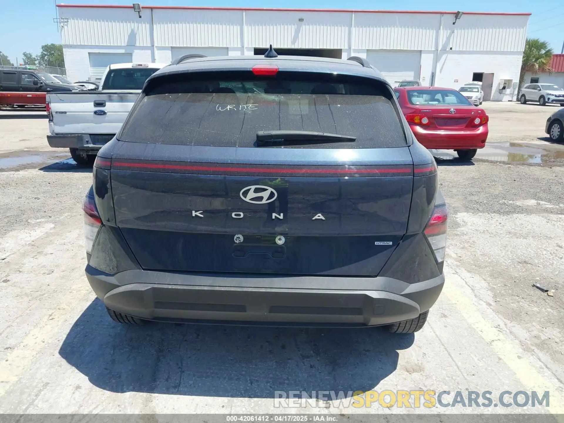 16 fotografías del automóvil dañado KM8HBCAB2RU115635 HYUNDAI KONA 2024