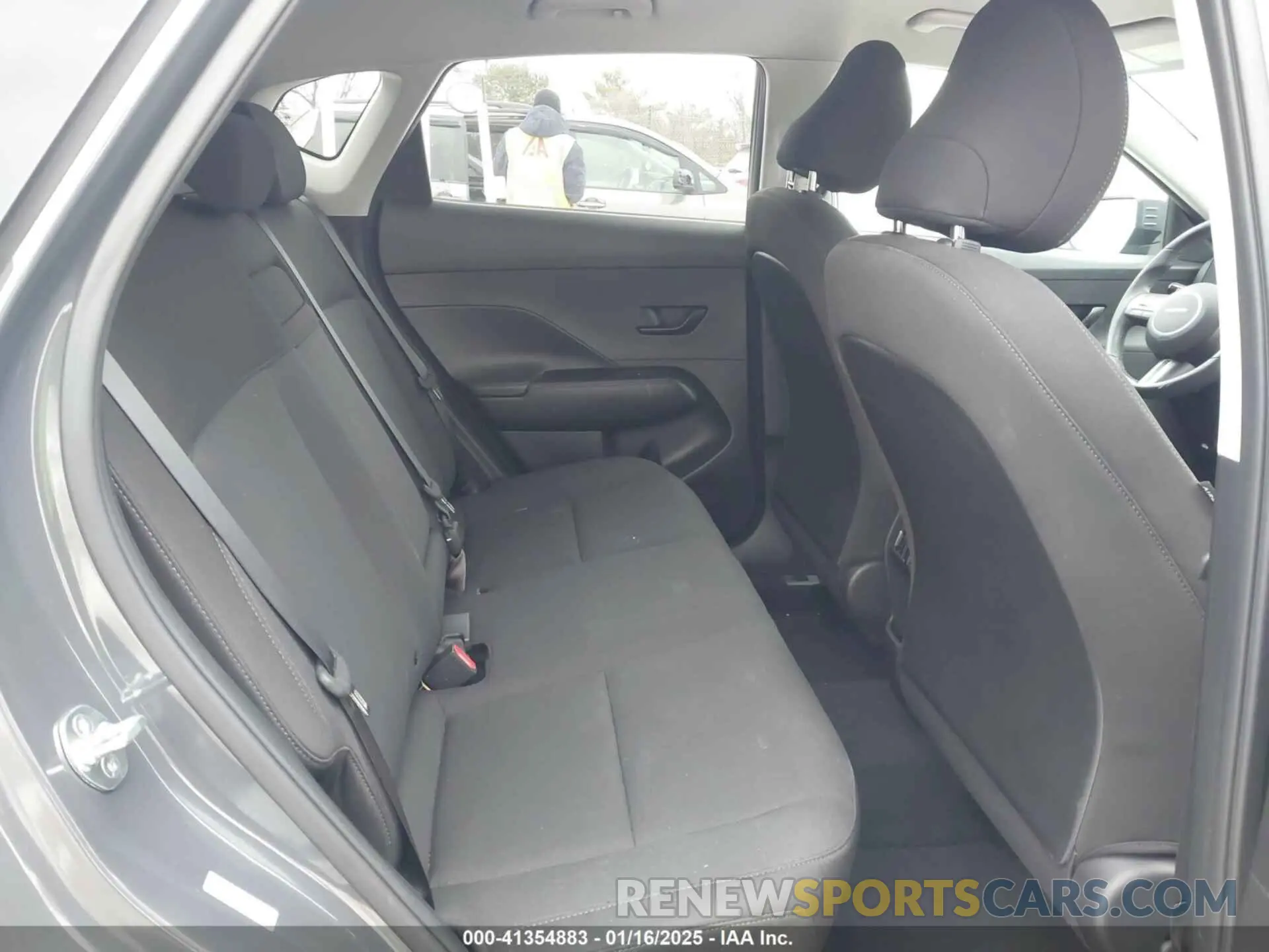 8 fotografías del automóvil dañado KM8HBCAB4RU104684 HYUNDAI KONA 2024