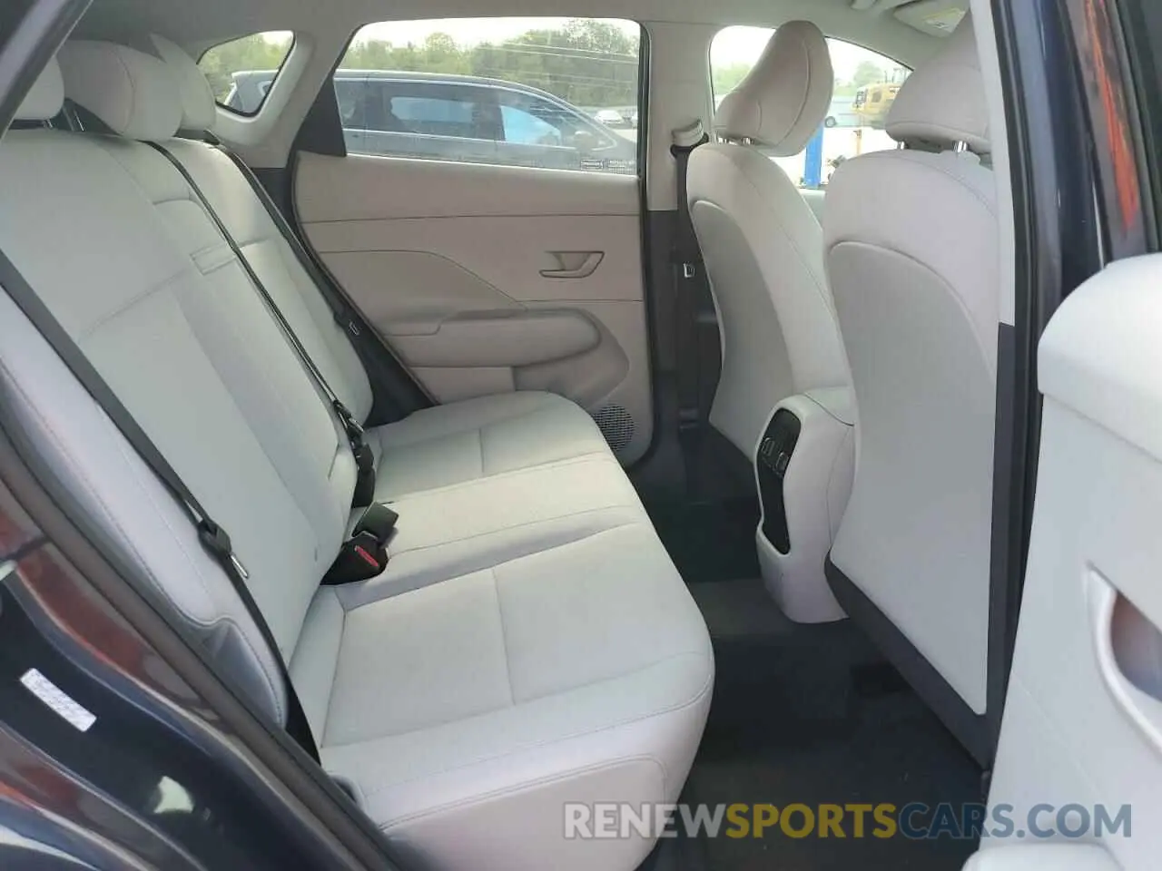 11 fotografías del automóvil dañado KM8HBCAB5RU165669 HYUNDAI KONA 2024
