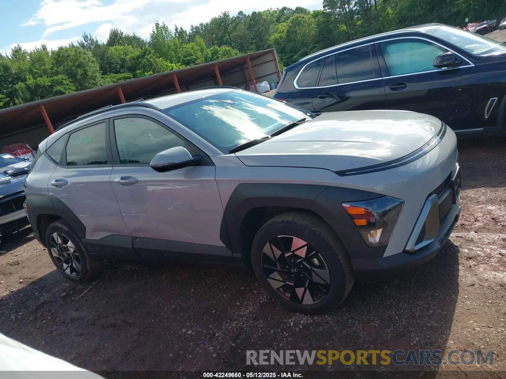 13 fotografías del automóvil dañado KM8HBCAB6RU105349 HYUNDAI KONA 2024