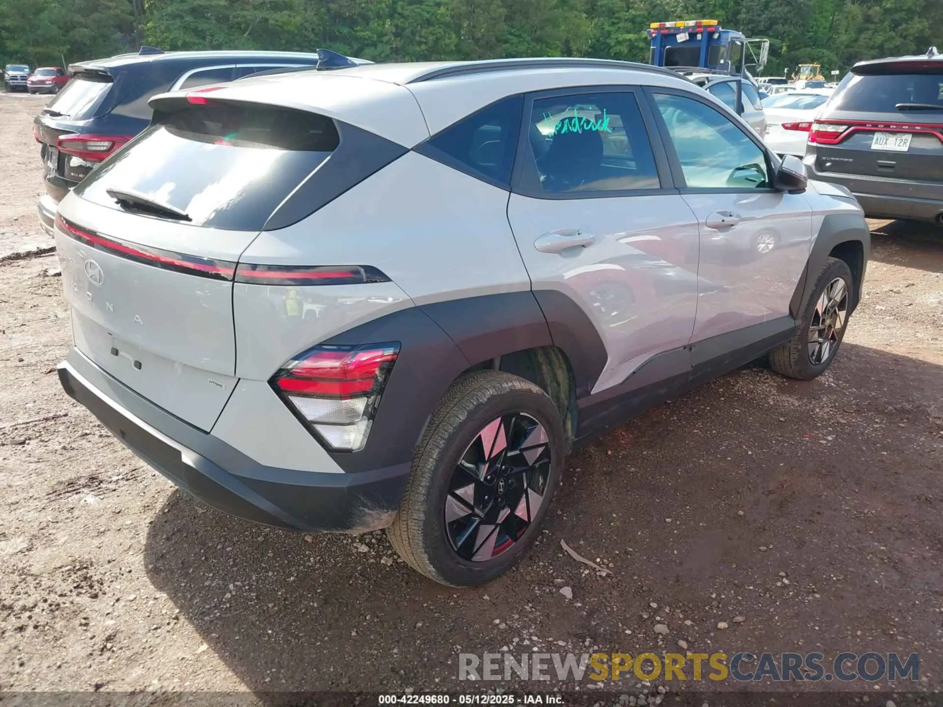 4 fotografías del automóvil dañado KM8HBCAB6RU105349 HYUNDAI KONA 2024