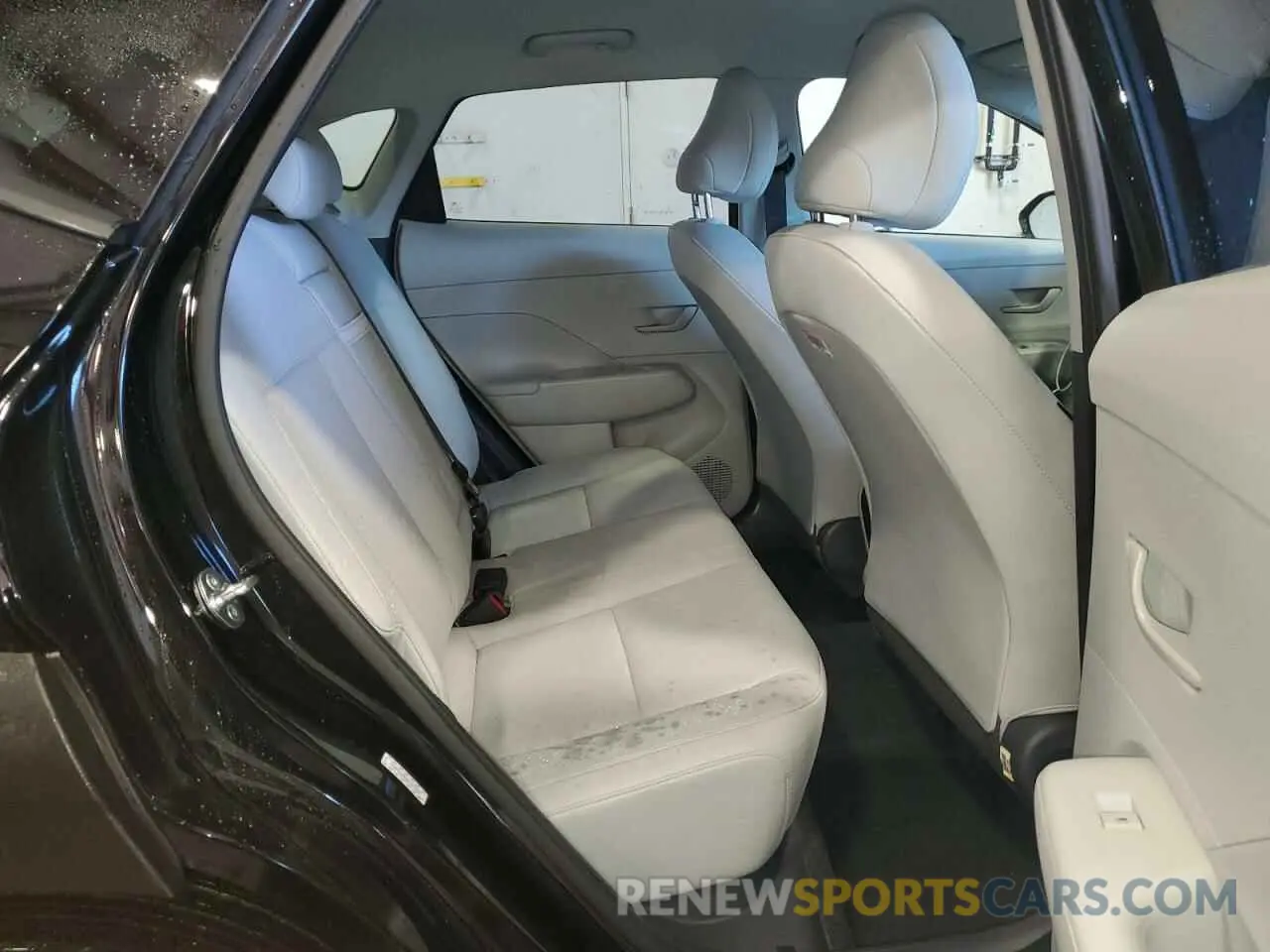10 fotografías del automóvil dañado KM8HBCAB6RU151683 HYUNDAI KONA 2024