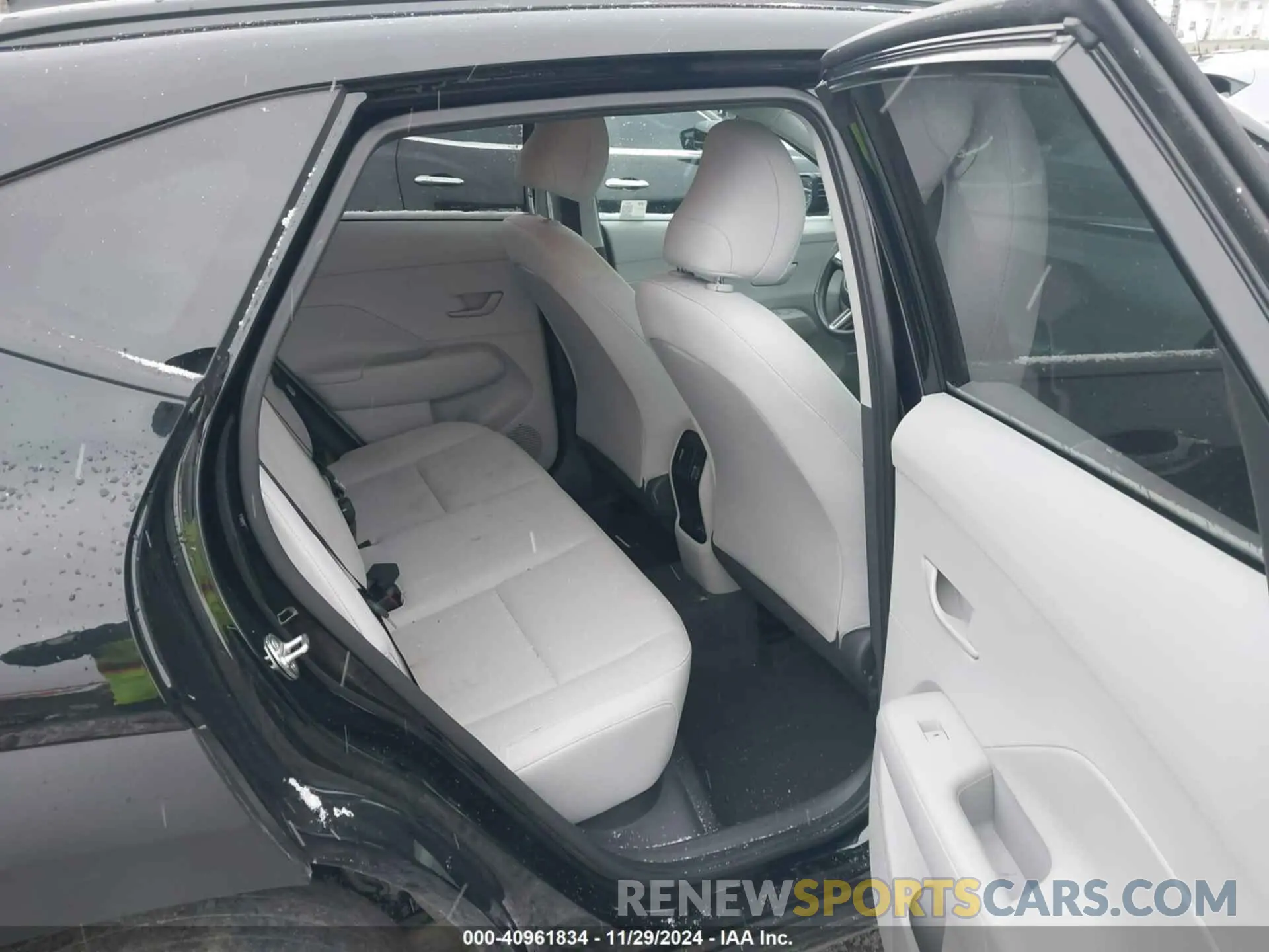 8 fotografías del automóvil dañado KM8HBCAB8RU085752 HYUNDAI KONA 2024