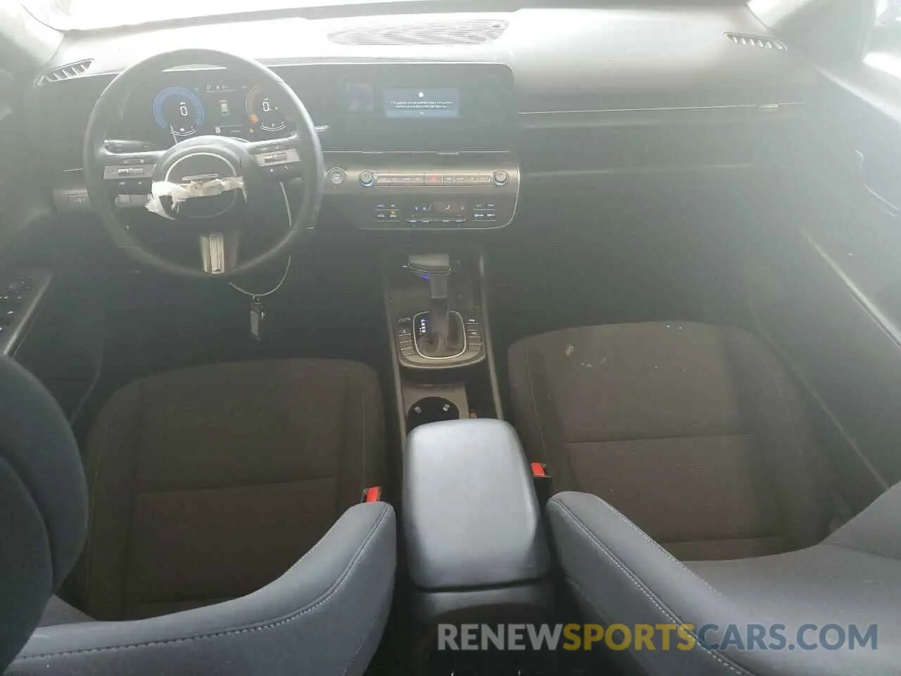 8 fotografías del automóvil dañado KM8HBCAB9RU147868 HYUNDAI KONA 2024