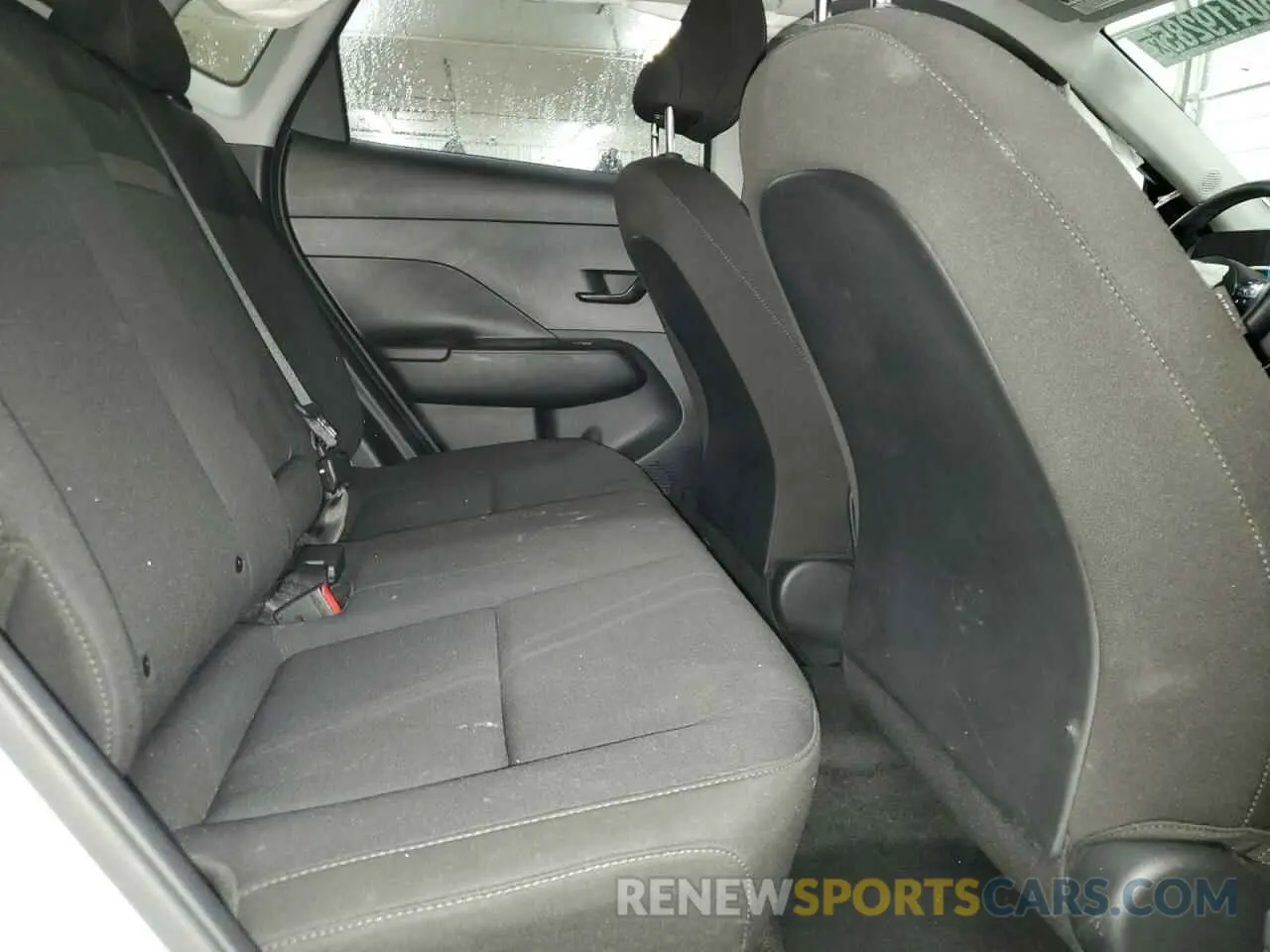 11 fotografías del automóvil dañado KM8HBCABXRU174898 HYUNDAI KONA 2024