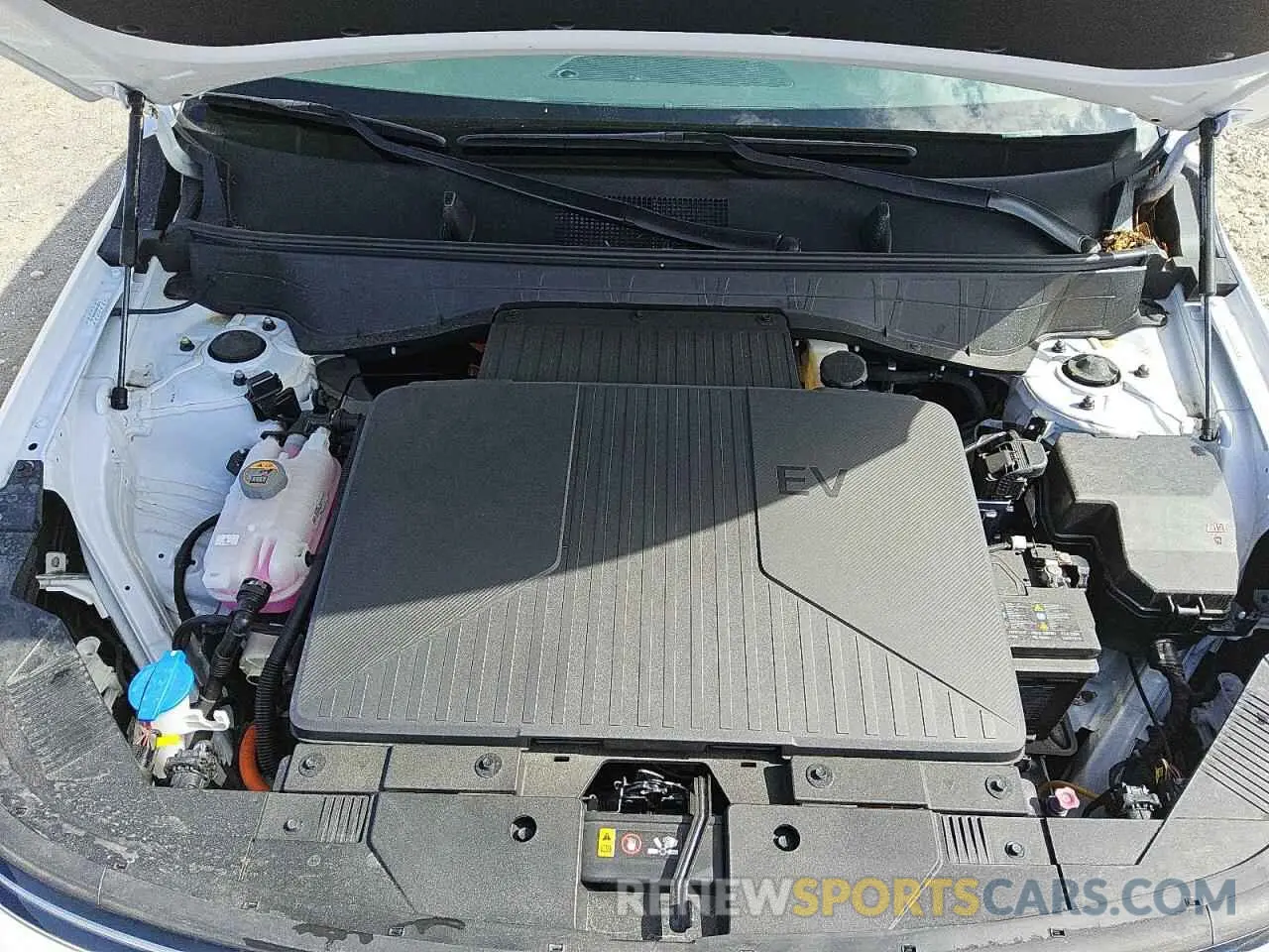 11 fotografías del automóvil dañado KM8HC3A63RU008108 HYUNDAI KONA 2024